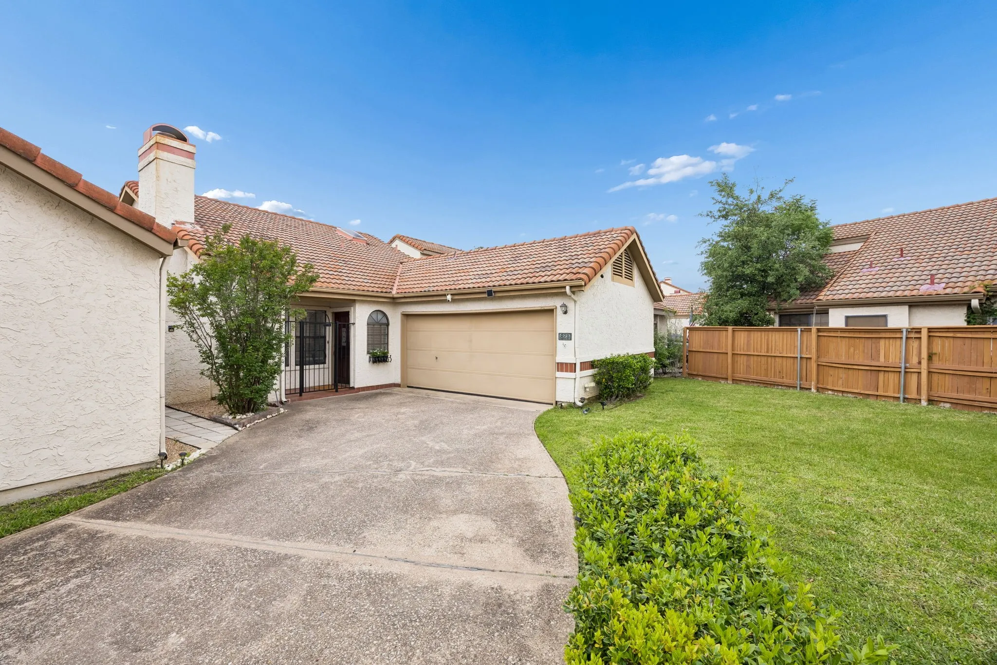 Single Family Residence For Sale in Dallas County , 623 Rancho Circle, Irving, Texas 75063, 3 Bedroom, 2 Bathroom, 2 Garage spaces, 1,567 Sqft, built in 1985, mls#21406067, Real Estate Agent in Irving, Homes For Sale in Dallas county, Homes For Sale in Irving, Realtor in Irving Texas, Real Estate Brokerage Independent Realty Texas, Luminita Cordes Realtor