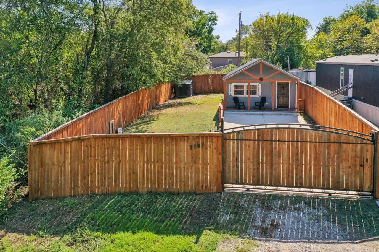 Single Family Residence For Sale in Tarrant County , 7167 Floral Street, Azle, Texas 76020, 2 Bedroom, 1 Bathroom, Garage spaces, 792 Sqft, built in 2022, mls#21410728, Real Estate Agent in Azle, Homes For Sale in Tarrant county, Homes For Sale in Azle, Realtor in Azle Texas, Real Estate Brokerage Independent Realty Texas, Luminita Cordes Realtor
