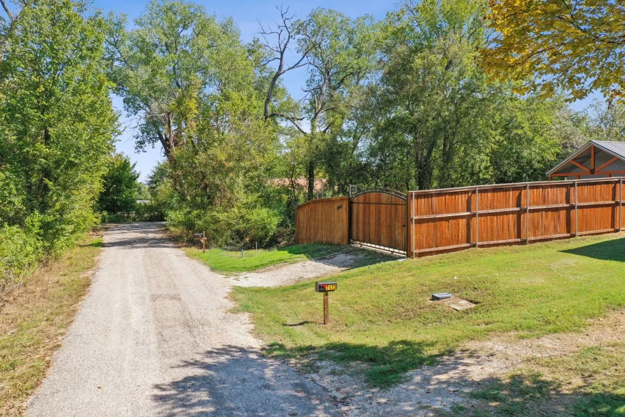 Single Family Residence For Sale in Tarrant County , 7167 Floral Street, Azle, Texas 76020, 2 Bedroom, 1 Bathroom, Garage spaces, 792 Sqft, built in 2022, mls#21410728, Real Estate Agent in Azle, Homes For Sale in Tarrant county, Homes For Sale in Azle, Realtor in Azle Texas, Real Estate Brokerage Independent Realty Texas, Luminita Cordes Realtor