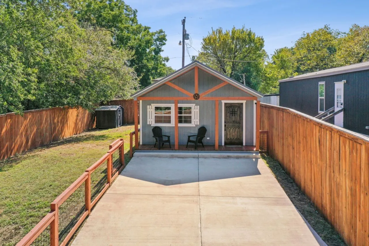 Single Family Residence For Sale in Tarrant County , 7167 Floral Street, Azle, Texas 76020, 2 Bedroom, 1 Bathroom, Garage spaces, 792 Sqft, built in 2022, mls#21410728, Real Estate Agent in Azle, Homes For Sale in Tarrant county, Homes For Sale in Azle, Realtor in Azle Texas, Real Estate Brokerage Independent Realty Texas, Luminita Cordes Realtor