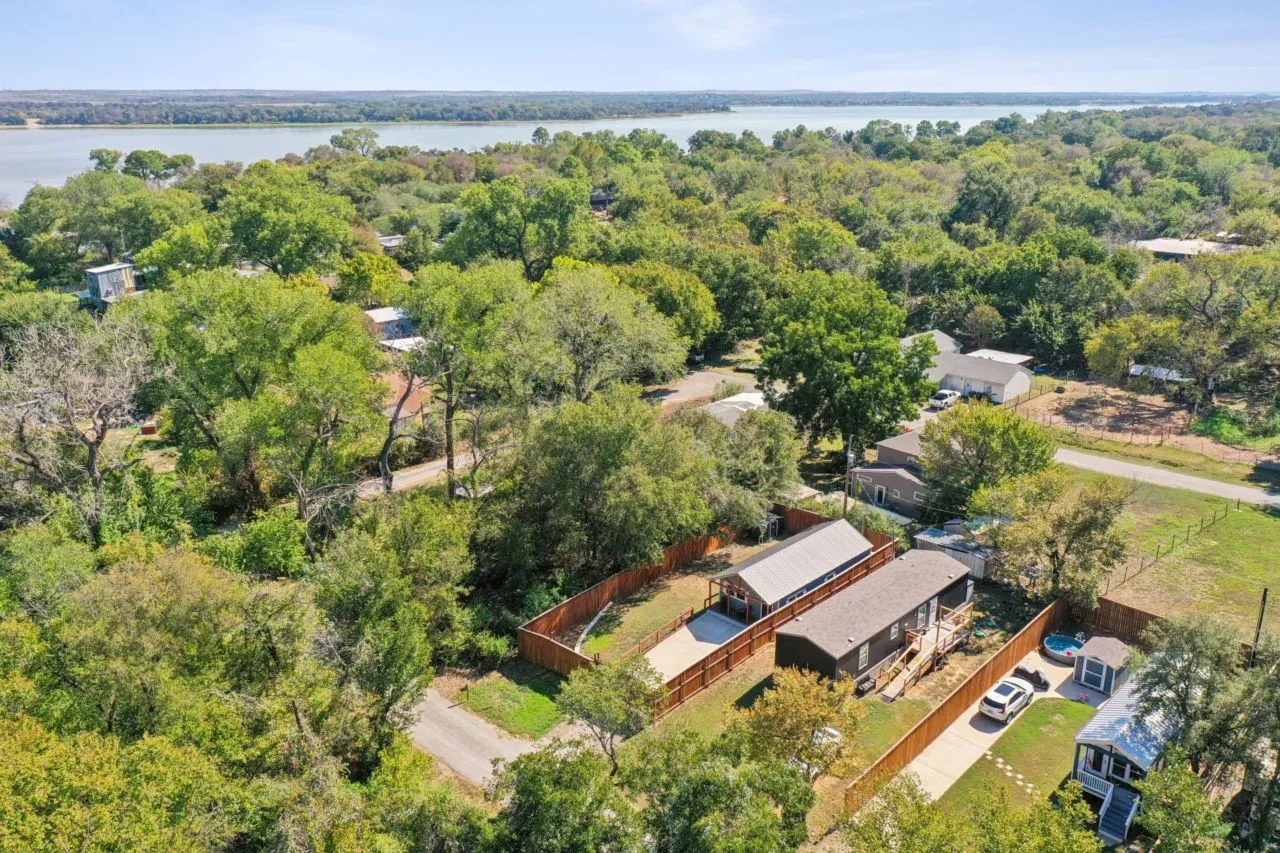 Single Family Residence For Sale in Tarrant County , 7167 Floral Street, Azle, Texas 76020, 2 Bedroom, 1 Bathroom, Garage spaces, 792 Sqft, built in 2022, mls#21410728, Real Estate Agent in Azle, Homes For Sale in Tarrant county, Homes For Sale in Azle, Realtor in Azle Texas, Real Estate Brokerage Independent Realty Texas, Luminita Cordes Realtor