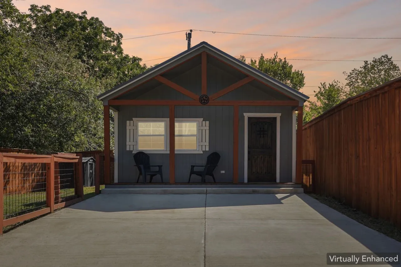 Single Family Residence For Sale in Tarrant County , 7167 Floral Street, Azle, Texas 76020, 2 Bedroom, 1 Bathroom, Garage spaces, 792 Sqft, built in 2022, mls#21410728, Real Estate Agent in Azle, Homes For Sale in Tarrant county, Homes For Sale in Azle, Realtor in Azle Texas, Real Estate Brokerage Independent Realty Texas, Luminita Cordes Realtor