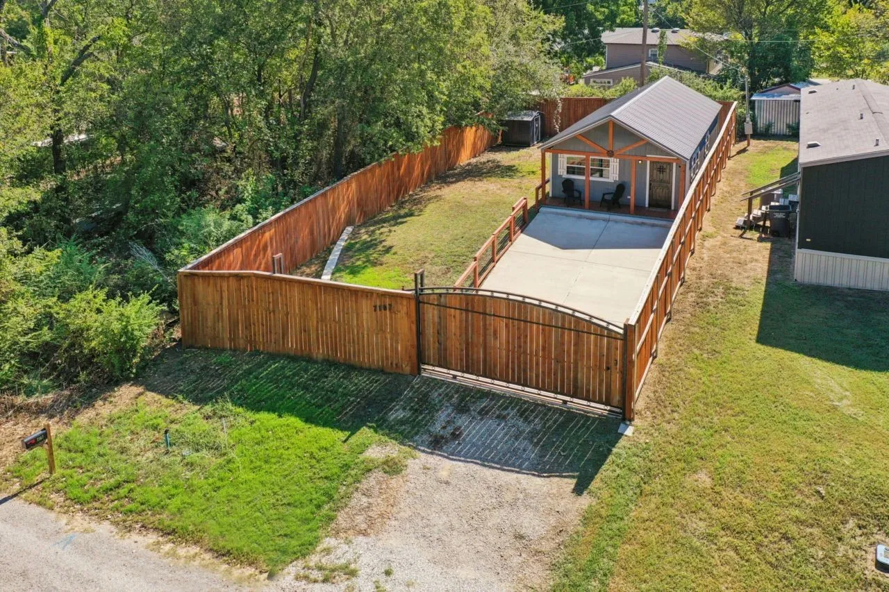 Single Family Residence For Sale in Tarrant County , 7167 Floral Street, Azle, Texas 76020, 2 Bedroom, 1 Bathroom, Garage spaces, 792 Sqft, built in 2022, mls#21410728, Real Estate Agent in Azle, Homes For Sale in Tarrant county, Homes For Sale in Azle, Realtor in Azle Texas, Real Estate Brokerage Independent Realty Texas, Luminita Cordes Realtor