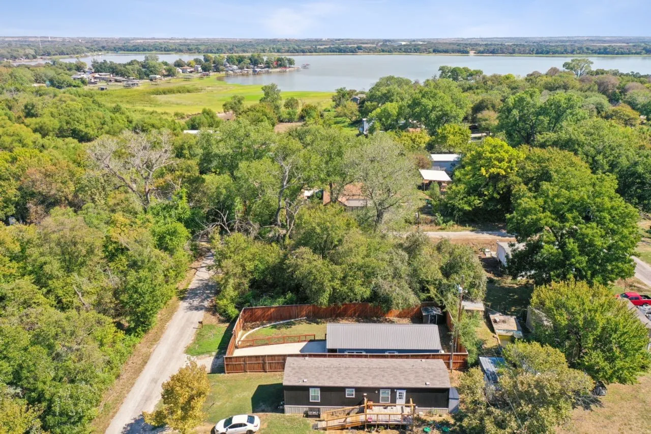 Single Family Residence For Sale in Tarrant County , 7167 Floral Street, Azle, Texas 76020, 2 Bedroom, 1 Bathroom, Garage spaces, 792 Sqft, built in 2022, mls#21410728, Real Estate Agent in Azle, Homes For Sale in Tarrant county, Homes For Sale in Azle, Realtor in Azle Texas, Real Estate Brokerage Independent Realty Texas, Luminita Cordes Realtor