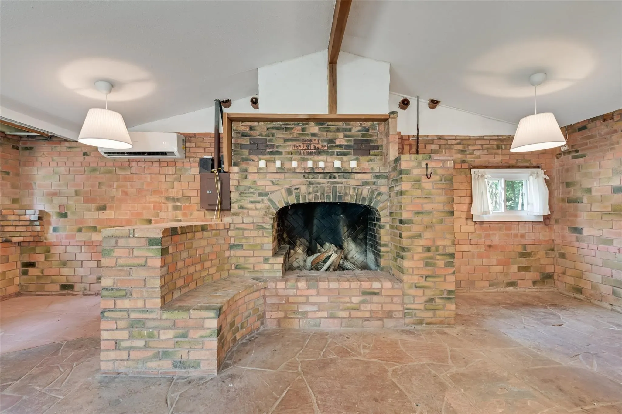 Single Family Residence For Rent in Denton County , 501 Lakeshore Road, Shady Shores, Texas 76208, 1 Bedroom, 1 Bathroom, Garage spaces, 696 Sqft, built in 1967, mls#21410731, Real Estate Agent in Shady Shores, Homes For Rent in Denton county, Homes For Rent in Shady Shores, Realtor in Shady Shores Texas, Real Estate Brokerage Independent Realty Texas, Luminita Cordes Realtor