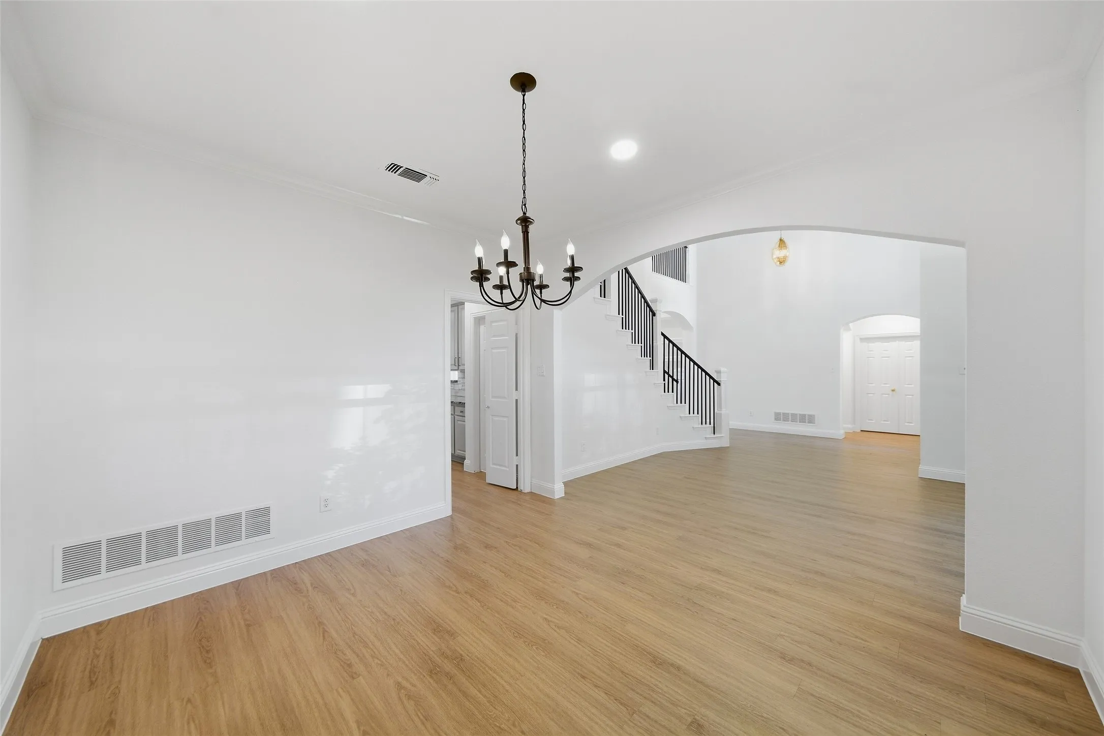 Single Family Residence For Rent in Collin County , 1431 Constellation Drive, Allen, Texas 75013, 5 Bedroom, 3 Bathroom, 2 Garage spaces, 3,187 Sqft, built in 1998, mls#21410721, Real Estate Agent in Allen, Homes For Rent in Collin county, Homes For Rent in Allen, Realtor in Allen Texas, Real Estate Brokerage Independent Realty Texas, Luminita Cordes Realtor