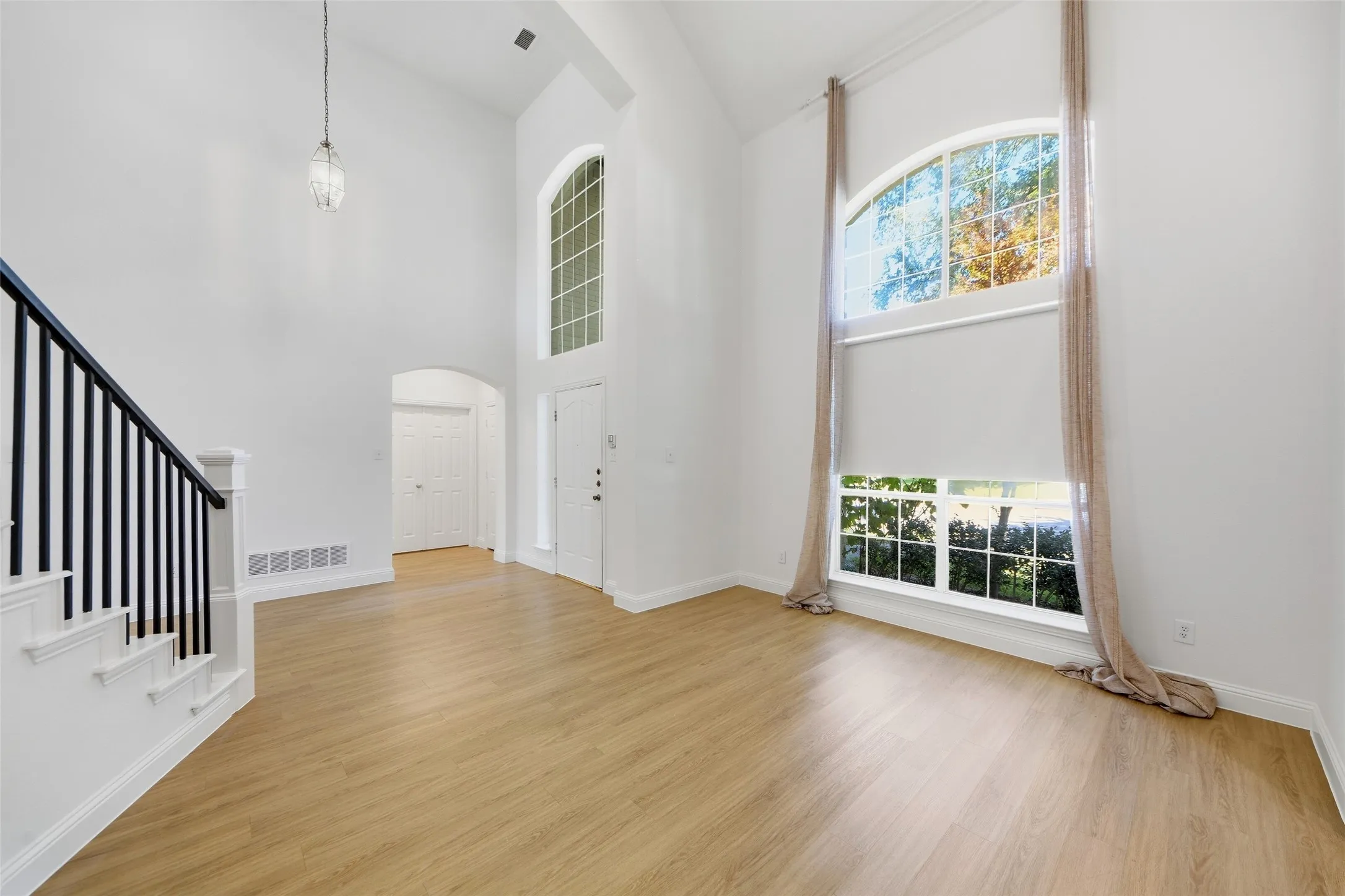 Single Family Residence For Rent in Collin County , 1431 Constellation Drive, Allen, Texas 75013, 5 Bedroom, 3 Bathroom, 2 Garage spaces, 3,187 Sqft, built in 1998, mls#21410721, Real Estate Agent in Allen, Homes For Rent in Collin county, Homes For Rent in Allen, Realtor in Allen Texas, Real Estate Brokerage Independent Realty Texas, Luminita Cordes Realtor