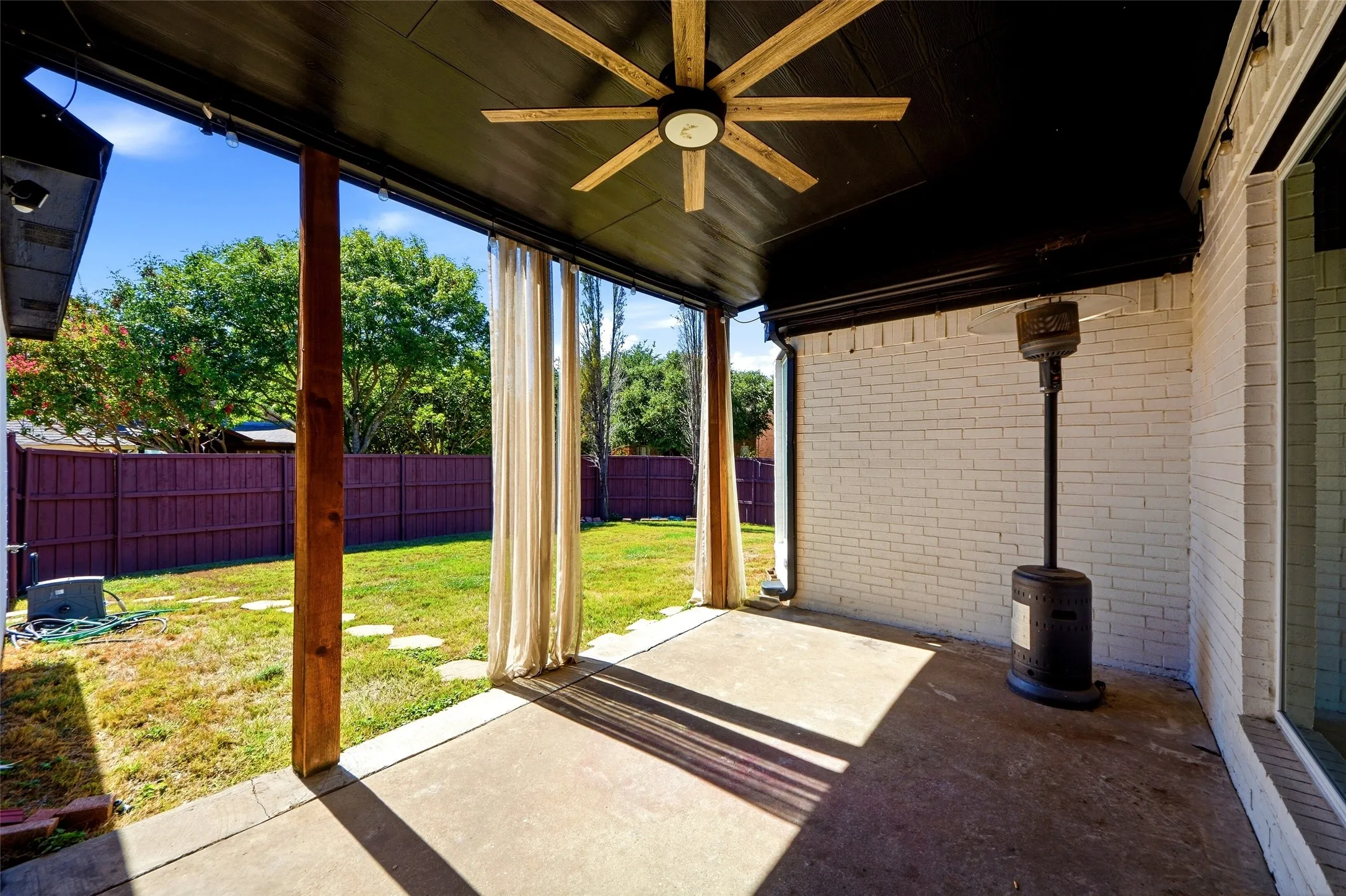 Single Family Residence For Rent in Collin County , 1431 Constellation Drive, Allen, Texas 75013, 5 Bedroom, 3 Bathroom, 2 Garage spaces, 3,187 Sqft, built in 1998, mls#21410721, Real Estate Agent in Allen, Homes For Rent in Collin county, Homes For Rent in Allen, Realtor in Allen Texas, Real Estate Brokerage Independent Realty Texas, Luminita Cordes Realtor