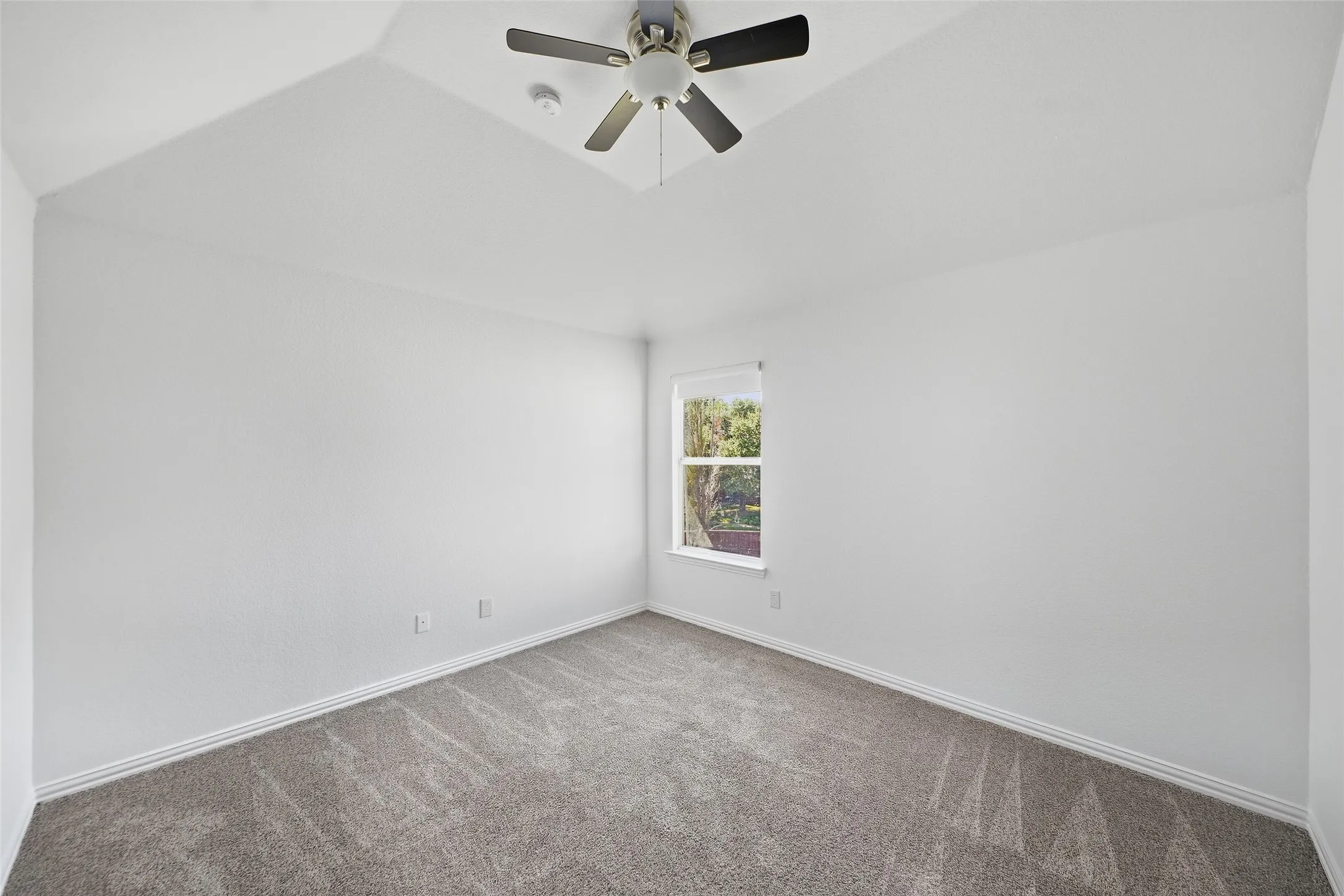 Single Family Residence For Rent in Collin County , 1431 Constellation Drive, Allen, Texas 75013, 5 Bedroom, 3 Bathroom, 2 Garage spaces, 3,187 Sqft, built in 1998, mls#21410721, Real Estate Agent in Allen, Homes For Rent in Collin county, Homes For Rent in Allen, Realtor in Allen Texas, Real Estate Brokerage Independent Realty Texas, Luminita Cordes Realtor