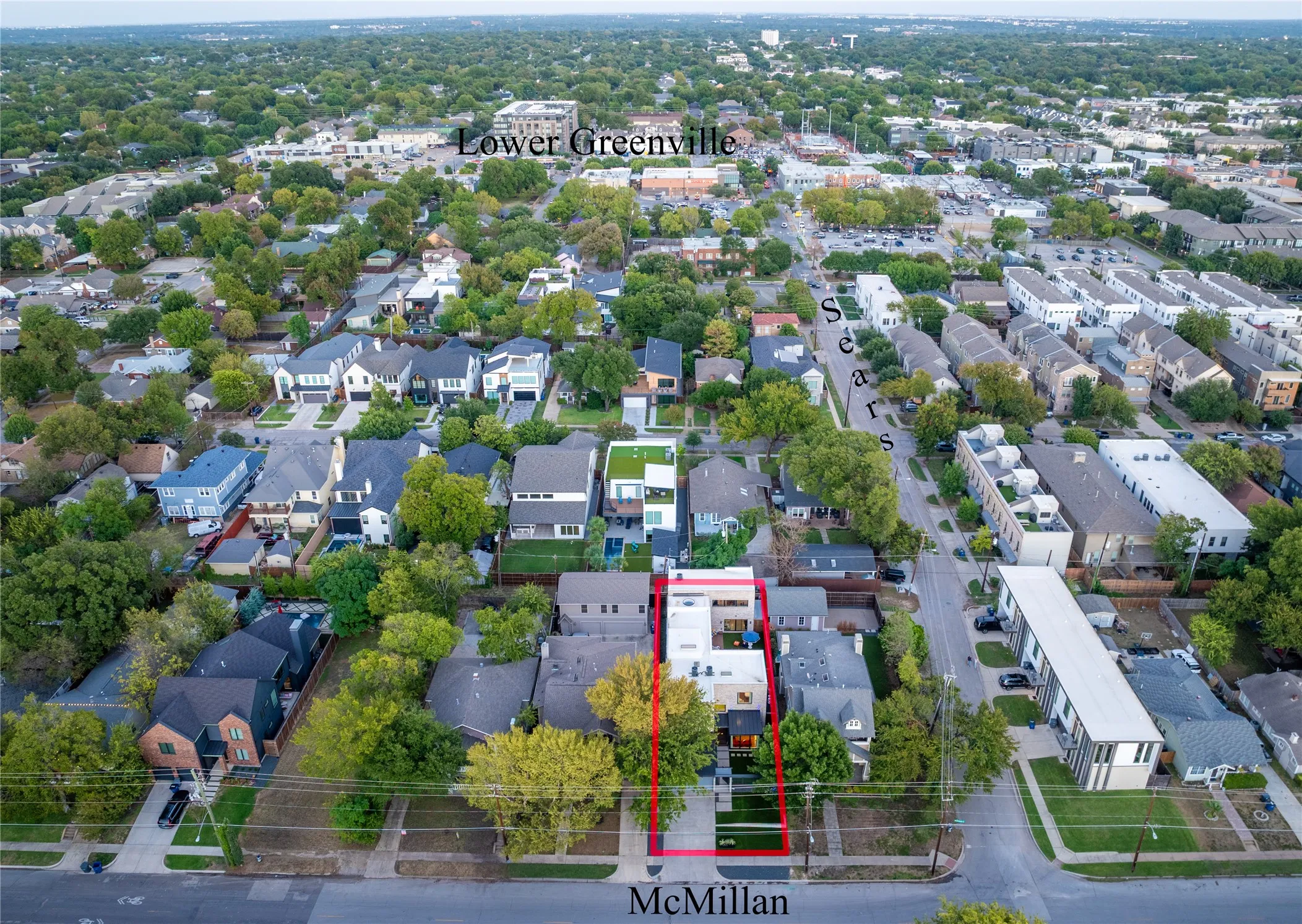 Walkable neighborhood. Close-in Urban living at its best.