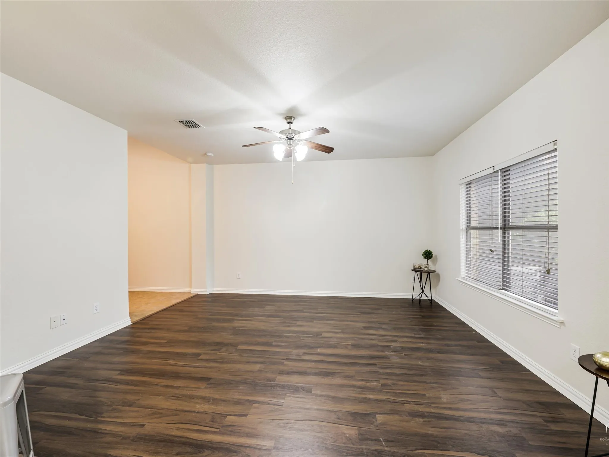 Townhouse For Sale in Collin County , 8732 San Bernard Street, Plano, Texas 75024, 3 Bedroom, 3 Bathroom, 2 Garage spaces, 1,632 Sqft, built in 2008, mls#21410569, Real Estate Agent in Plano, Homes For Sale in Collin county, Homes For Sale in Plano, Realtor in Plano Texas, Real Estate Brokerage Independent Realty Texas, Luminita Cordes Realtor