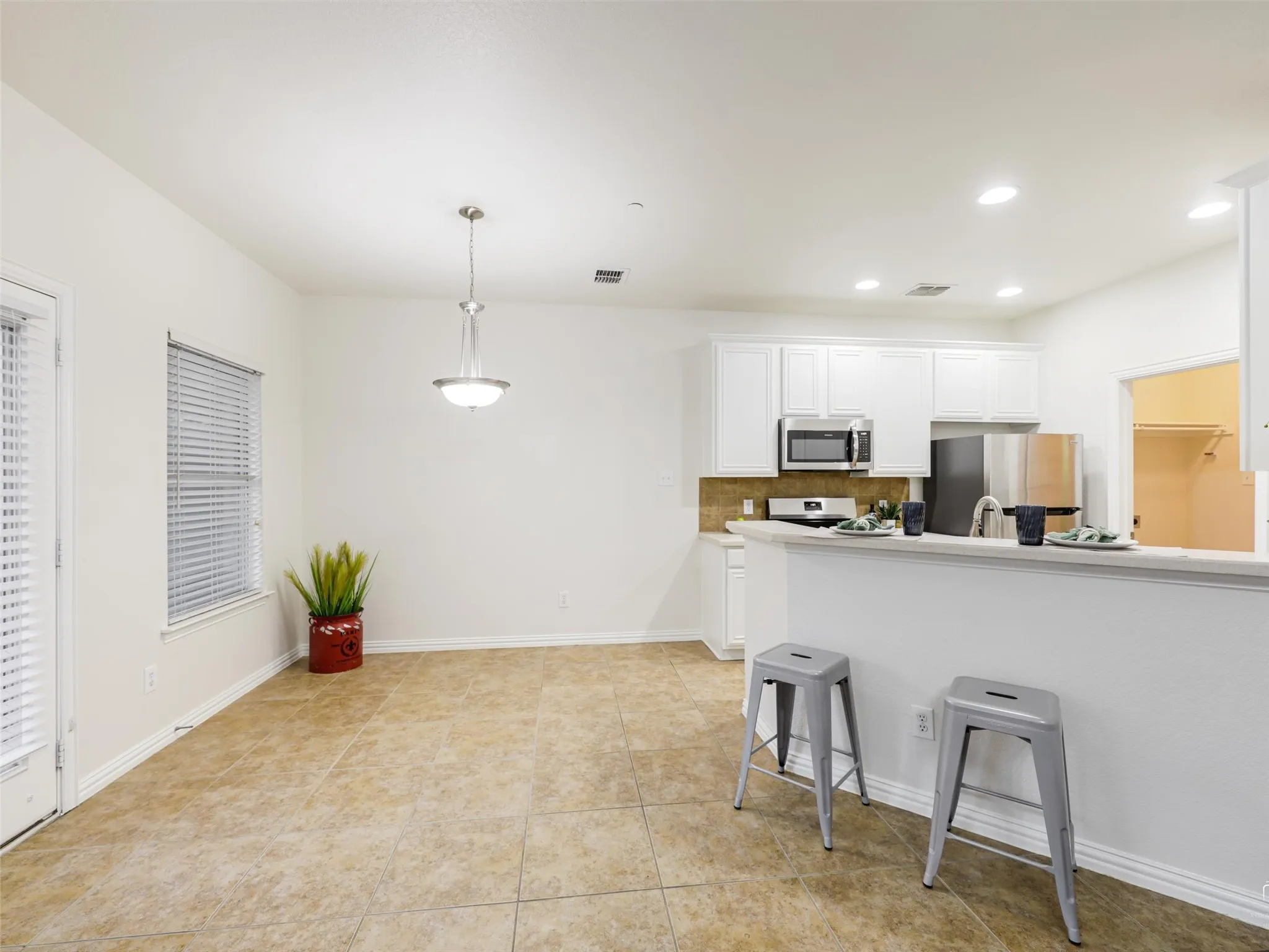 Townhouse For Sale in Collin County , 8732 San Bernard Street, Plano, Texas 75024, 3 Bedroom, 3 Bathroom, 2 Garage spaces, 1,632 Sqft, built in 2008, mls#21410569, Real Estate Agent in Plano, Homes For Sale in Collin county, Homes For Sale in Plano, Realtor in Plano Texas, Real Estate Brokerage Independent Realty Texas, Luminita Cordes Realtor