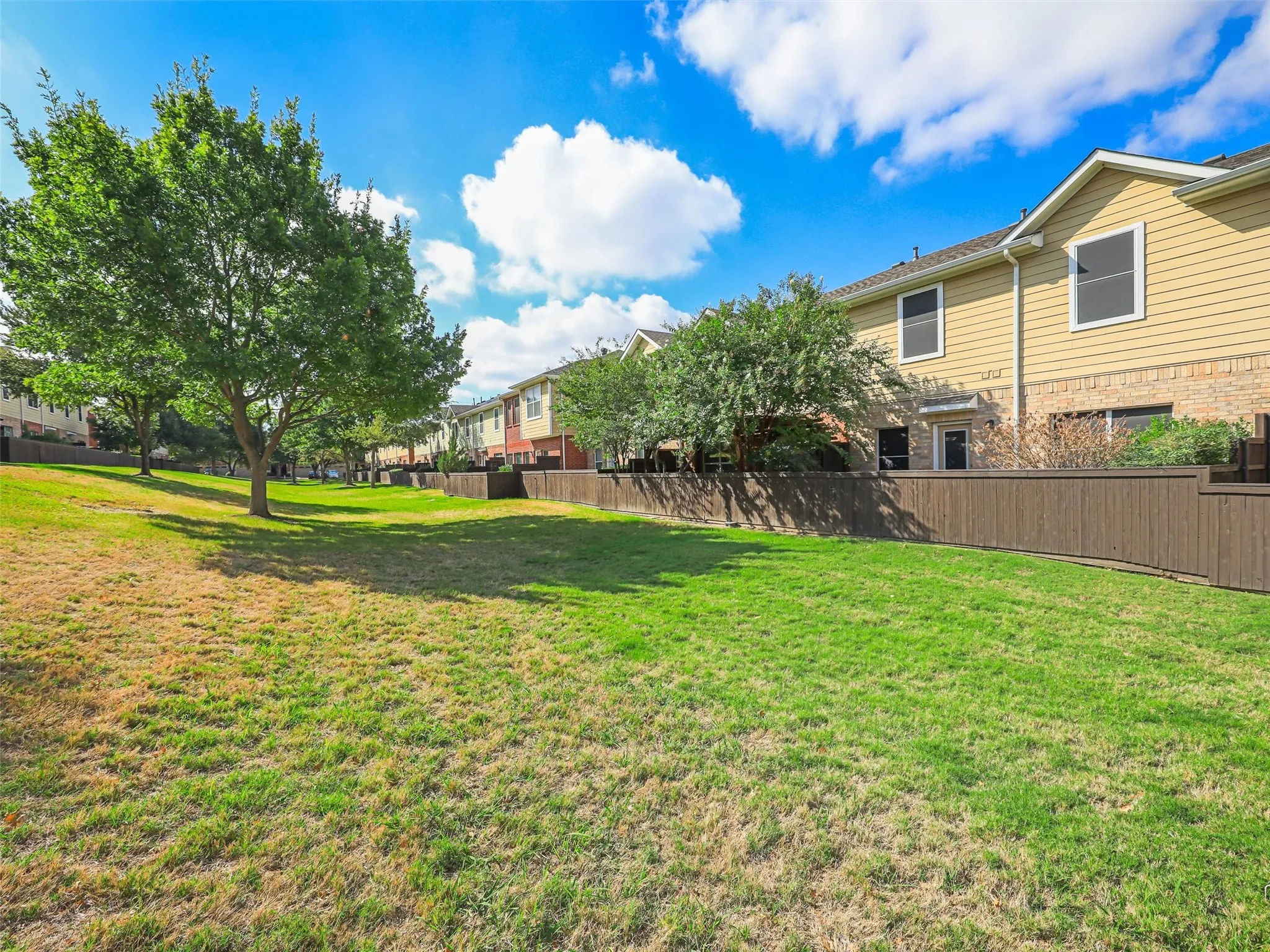 Townhouse For Sale in Collin County , 8732 San Bernard Street, Plano, Texas 75024, 3 Bedroom, 3 Bathroom, 2 Garage spaces, 1,632 Sqft, built in 2008, mls#21410569, Real Estate Agent in Plano, Homes For Sale in Collin county, Homes For Sale in Plano, Realtor in Plano Texas, Real Estate Brokerage Independent Realty Texas, Luminita Cordes Realtor