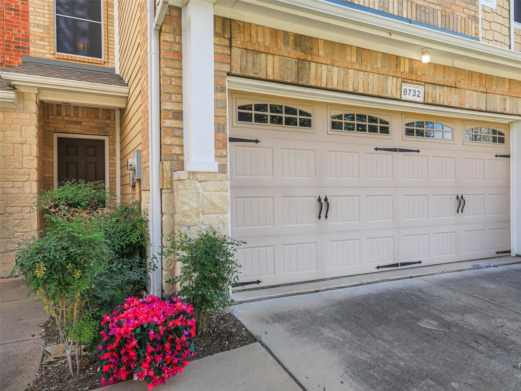 Townhouse For Sale in Collin County , 8732 San Bernard Street, Plano, Texas 75024, 3 Bedroom, 3 Bathroom, 2 Garage spaces, 1,632 Sqft, built in 2008, mls#21410569, Real Estate Agent in Plano, Homes For Sale in Collin county, Homes For Sale in Plano, Realtor in Plano Texas, Real Estate Brokerage Independent Realty Texas, Luminita Cordes Realtor