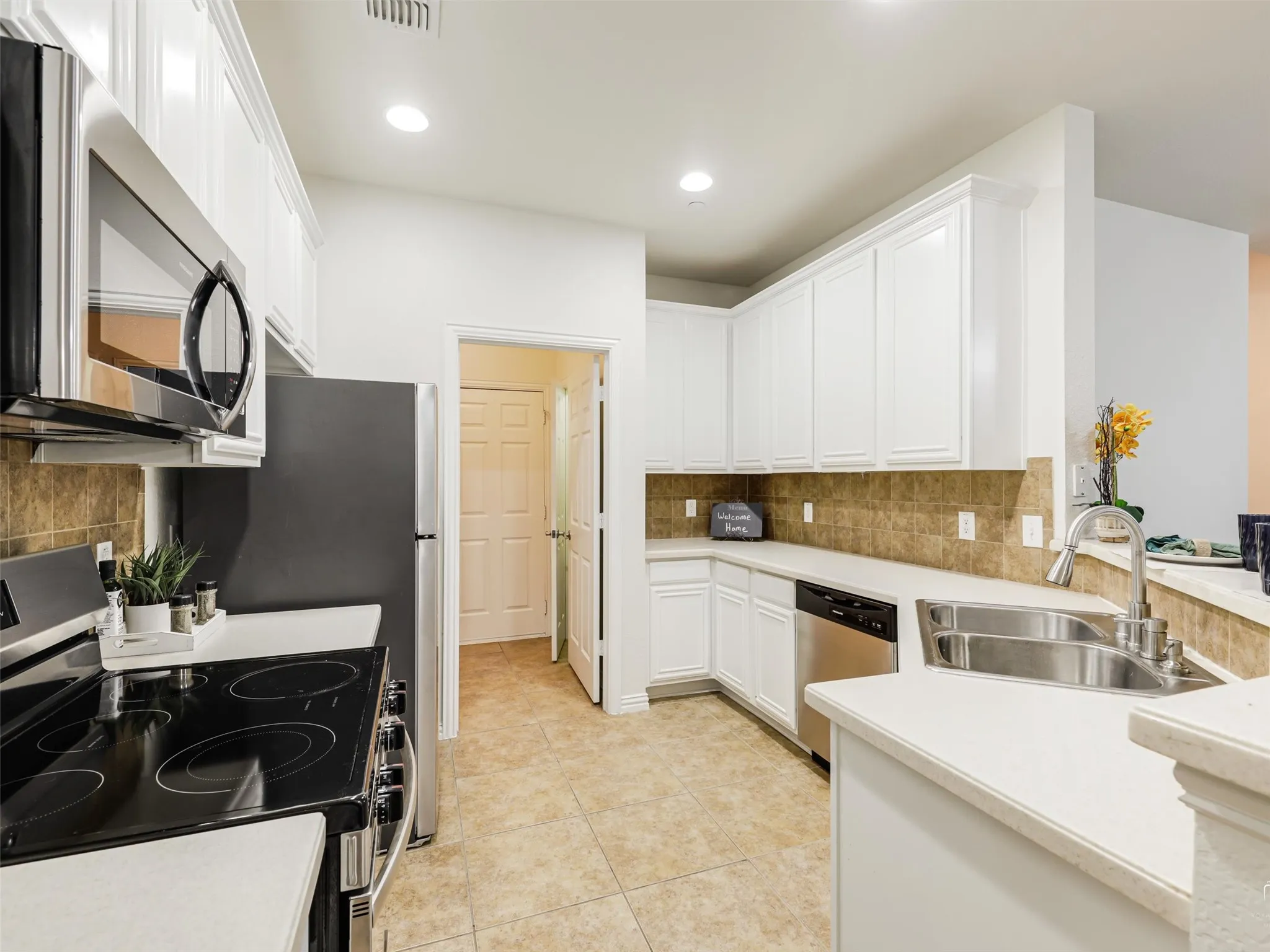 Townhouse For Sale in Collin County , 8732 San Bernard Street, Plano, Texas 75024, 3 Bedroom, 3 Bathroom, 2 Garage spaces, 1,632 Sqft, built in 2008, mls#21410569, Real Estate Agent in Plano, Homes For Sale in Collin county, Homes For Sale in Plano, Realtor in Plano Texas, Real Estate Brokerage Independent Realty Texas, Luminita Cordes Realtor