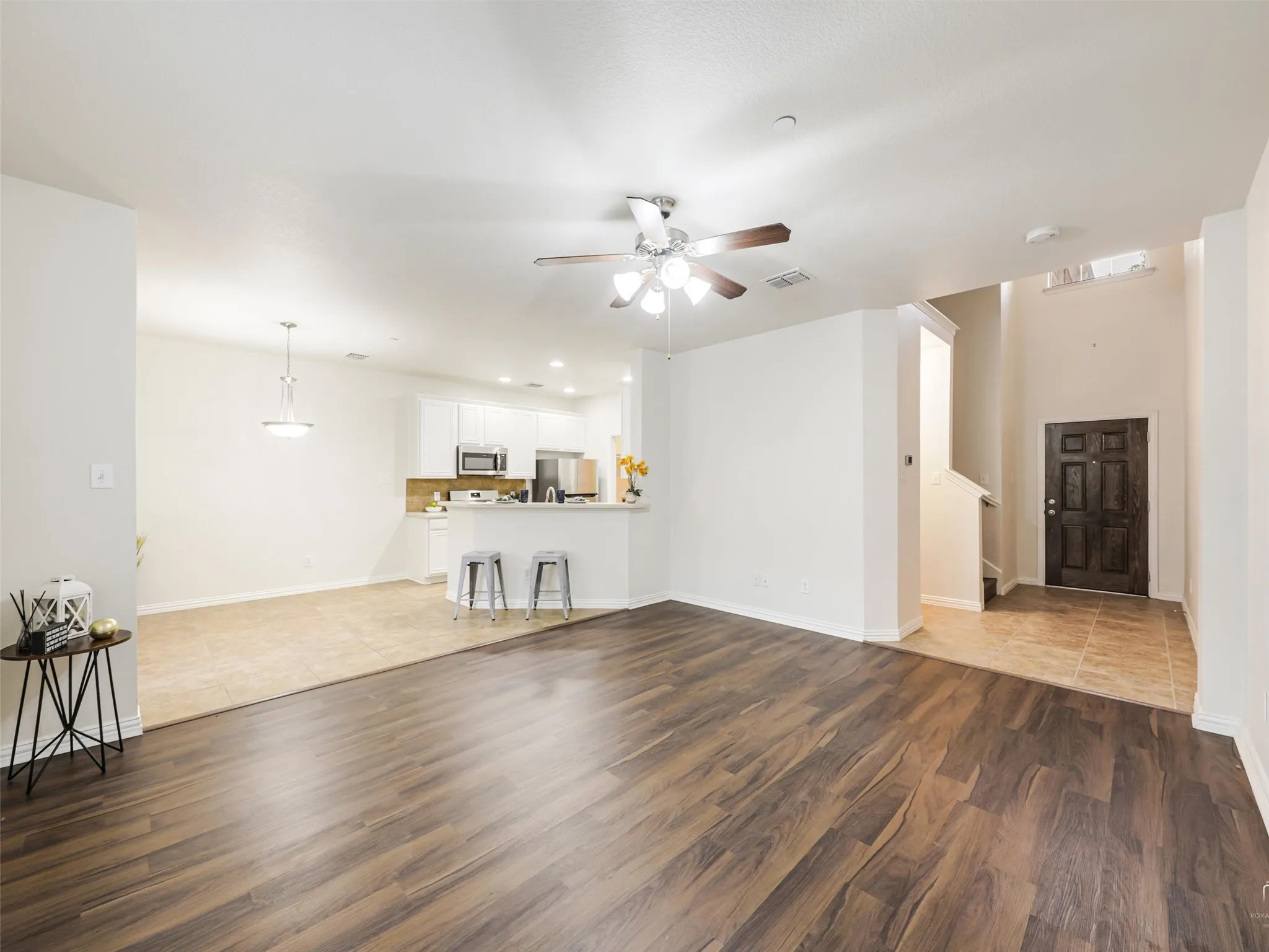 Townhouse For Sale in Collin County , 8732 San Bernard Street, Plano, Texas 75024, 3 Bedroom, 3 Bathroom, 2 Garage spaces, 1,632 Sqft, built in 2008, mls#21410569, Real Estate Agent in Plano, Homes For Sale in Collin county, Homes For Sale in Plano, Realtor in Plano Texas, Real Estate Brokerage Independent Realty Texas, Luminita Cordes Realtor