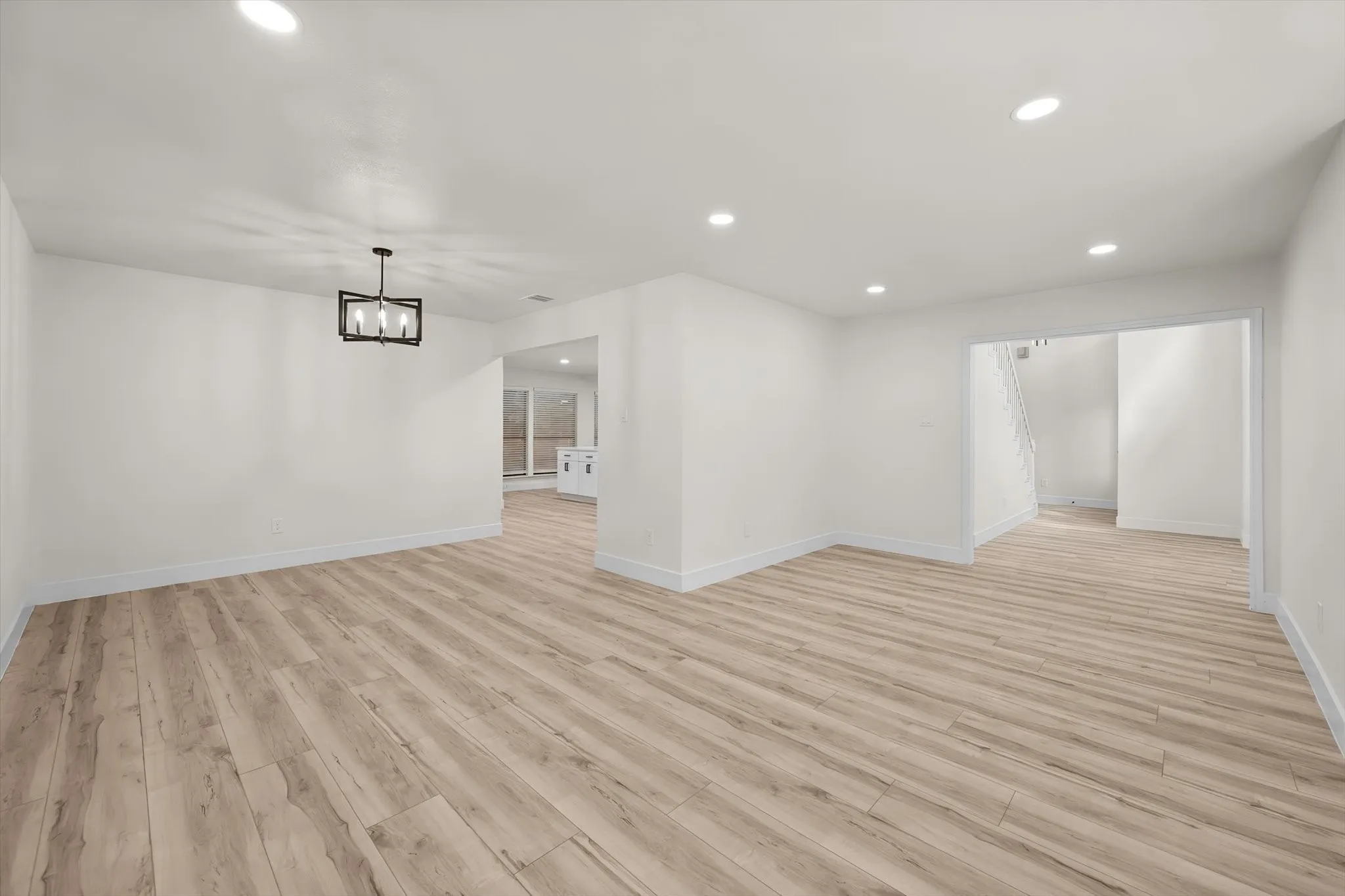 Single Family Residence For Sale in Tarrant County , 3812 Yachtclub Drive, Arlington, Texas 76016, 4 Bedroom, 3 Bathroom, 2 Garage spaces, 2,718 Sqft, built in 1984, mls#21410757, Real Estate Agent in Arlington, Homes For Sale in Tarrant county, Homes For Sale in Arlington, Realtor in Arlington Texas, Real Estate Brokerage Independent Realty Texas, Luminita Cordes Realtor