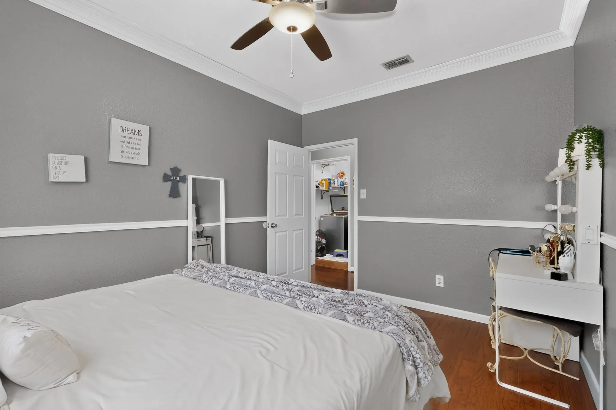 Single Family Residence For Sale in Dallas County , 2819 Williams Way Court, Dallas, Texas 75228, 4 Bedroom, 3 Bathroom, 2 Garage spaces, 1,747 Sqft, built in 1991, mls#21408739, Real Estate Agent in Dallas, Homes For Sale in Dallas county, Homes For Sale in Dallas, Realtor in Dallas Texas, Real Estate Brokerage Independent Realty Texas, Luminita Cordes Realtor