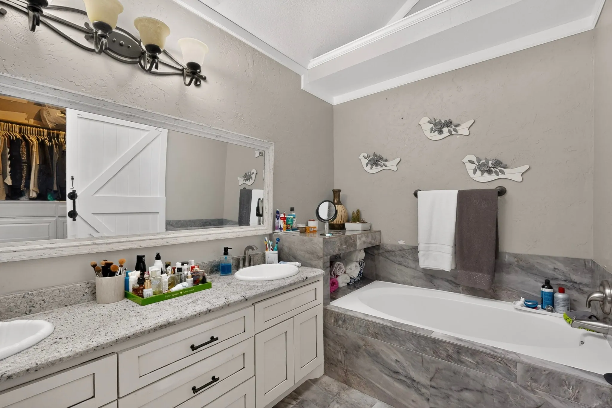 Single Family Residence For Sale in Dallas County , 2819 Williams Way Court, Dallas, Texas 75228, 4 Bedroom, 3 Bathroom, 2 Garage spaces, 1,747 Sqft, built in 1991, mls#21408739, Real Estate Agent in Dallas, Homes For Sale in Dallas county, Homes For Sale in Dallas, Realtor in Dallas Texas, Real Estate Brokerage Independent Realty Texas, Luminita Cordes Realtor