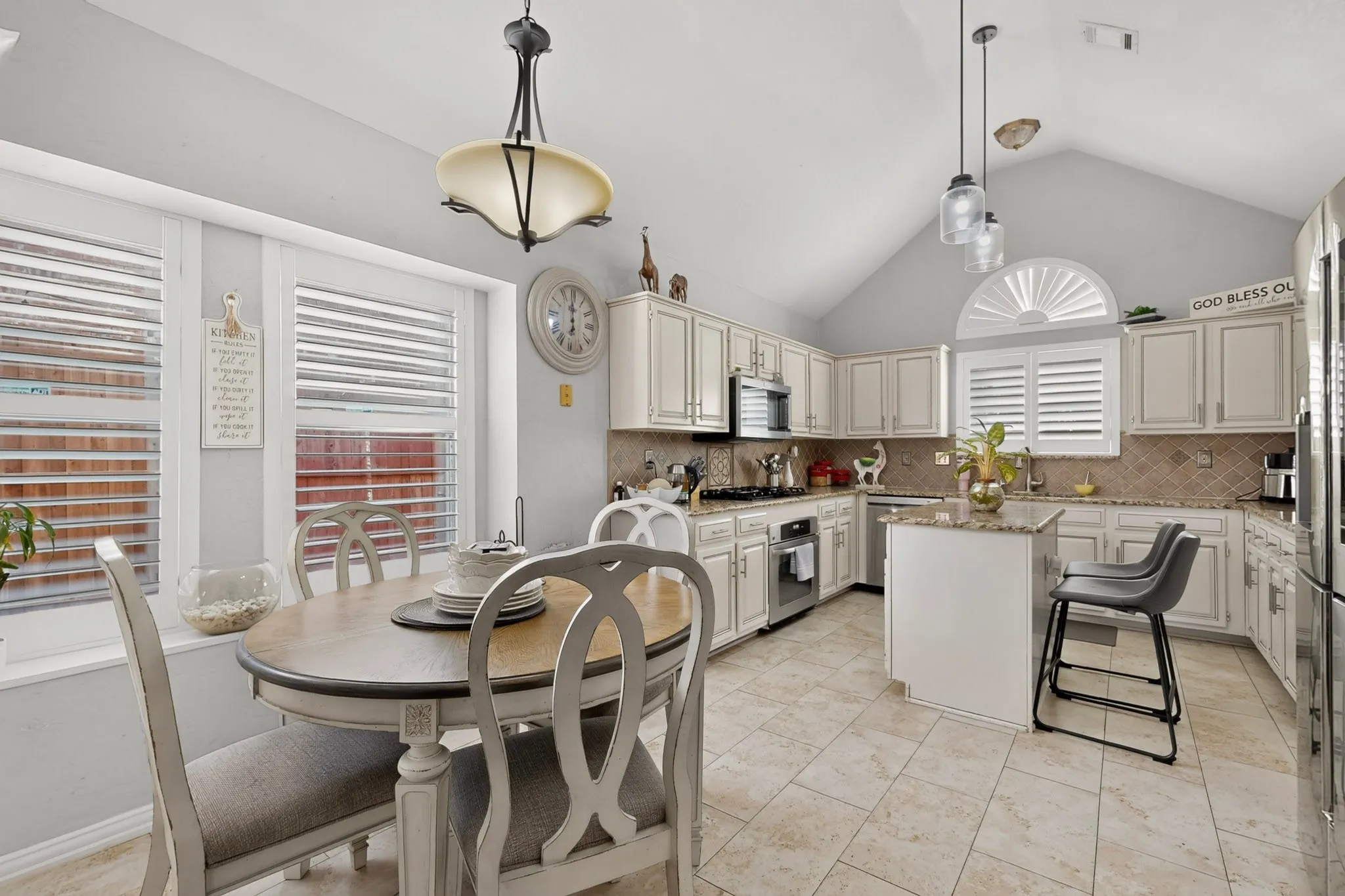 Single Family Residence For Sale in Dallas County , 2819 Williams Way Court, Dallas, Texas 75228, 4 Bedroom, 3 Bathroom, 2 Garage spaces, 1,747 Sqft, built in 1991, mls#21408739, Real Estate Agent in Dallas, Homes For Sale in Dallas county, Homes For Sale in Dallas, Realtor in Dallas Texas, Real Estate Brokerage Independent Realty Texas, Luminita Cordes Realtor