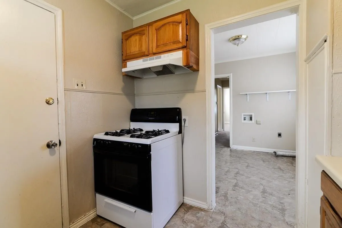Duplex For Rent in Dallas County , 1123 Clinton Street, Garland, Texas 75040, 1 Bedroom, 1 Bathroom, Garage spaces, 569 Sqft, built in 1950, mls#21410762, Real Estate Agent in Garland, Homes For Rent in Dallas county, Homes For Rent in Garland, Realtor in Garland Texas, Real Estate Brokerage Independent Realty Texas, Luminita Cordes Realtor