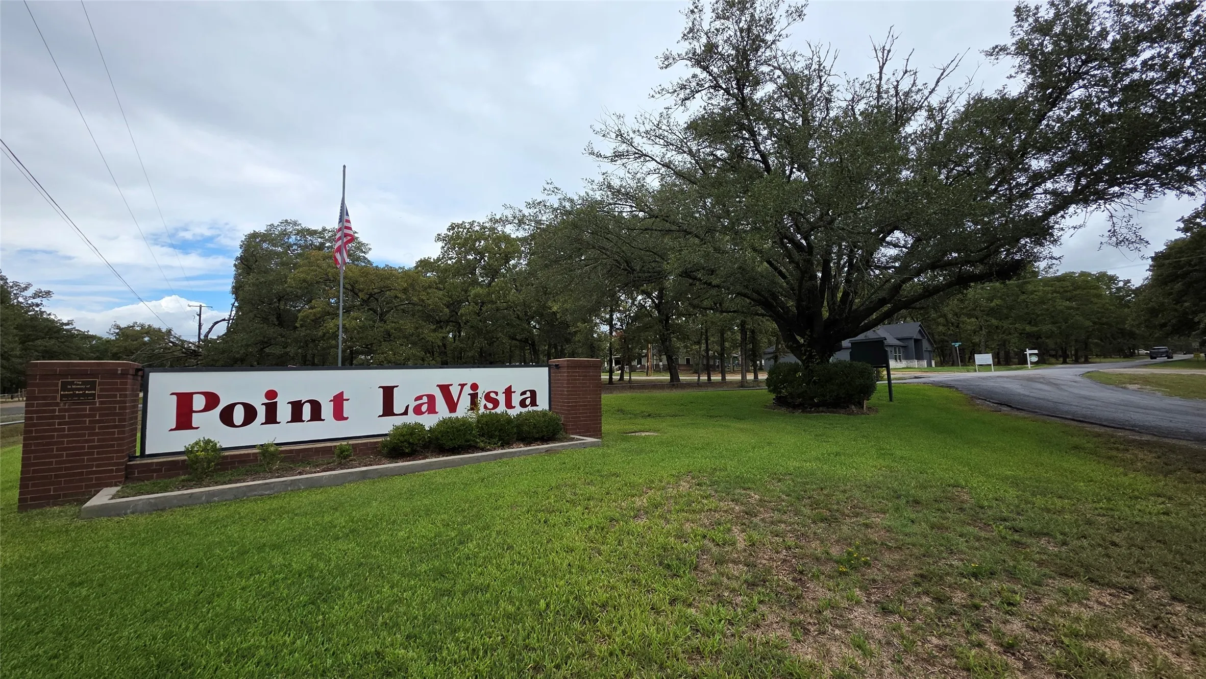 Single Family Residence For Sale in Henderson County , 5488 Point LaVista, Malakoff, Texas 75148, 3 Bedroom, 2 Bathroom, 2 Garage spaces, 2,050 Sqft, built in 1997, mls#21410345, Real Estate Agent in Malakoff, Homes For Sale in Henderson county, Homes For Sale in Malakoff, Realtor in Malakoff Texas, Real Estate Brokerage Independent Realty Texas, Luminita Cordes Realtor