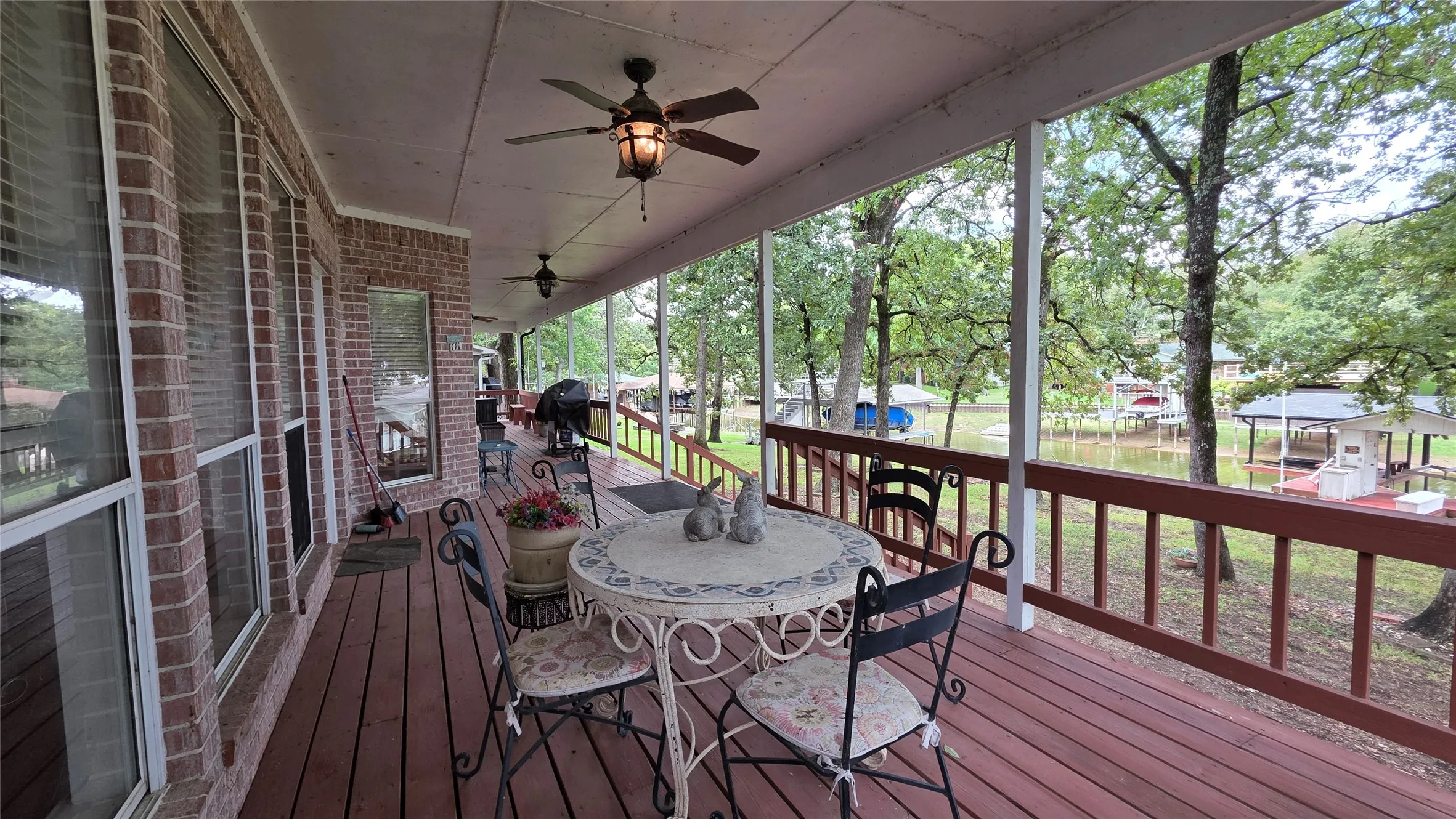Single Family Residence For Sale in Henderson County , 5488 Point LaVista, Malakoff, Texas 75148, 3 Bedroom, 2 Bathroom, 2 Garage spaces, 2,050 Sqft, built in 1997, mls#21410345, Real Estate Agent in Malakoff, Homes For Sale in Henderson county, Homes For Sale in Malakoff, Realtor in Malakoff Texas, Real Estate Brokerage Independent Realty Texas, Luminita Cordes Realtor
