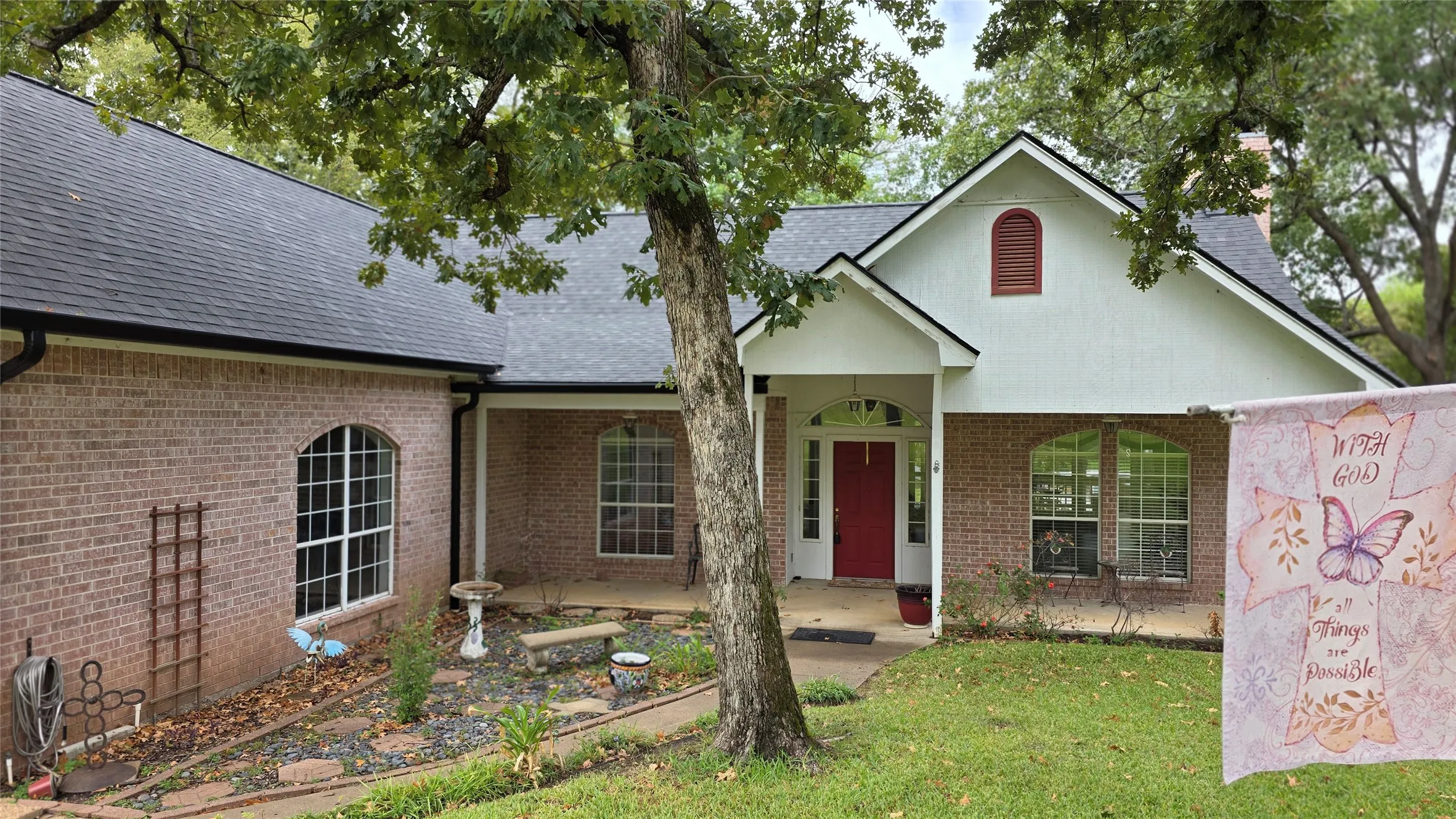 Single Family Residence For Sale in Henderson County , 5488 Point LaVista, Malakoff, Texas 75148, 3 Bedroom, 2 Bathroom, 2 Garage spaces, 2,050 Sqft, built in 1997, mls#21410345, Real Estate Agent in Malakoff, Homes For Sale in Henderson county, Homes For Sale in Malakoff, Realtor in Malakoff Texas, Real Estate Brokerage Independent Realty Texas, Luminita Cordes Realtor