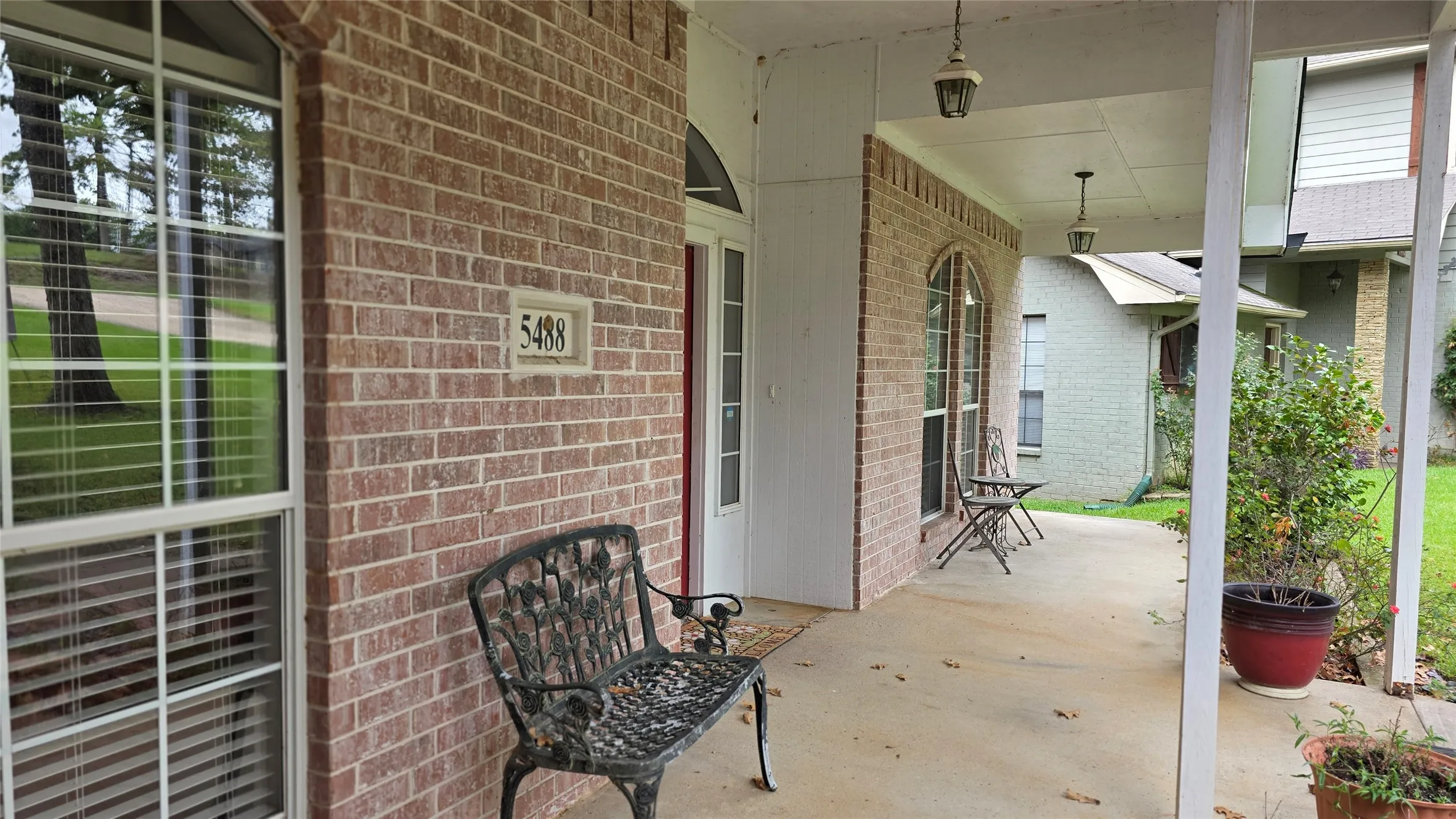 Single Family Residence For Sale in Henderson County , 5488 Point LaVista, Malakoff, Texas 75148, 3 Bedroom, 2 Bathroom, 2 Garage spaces, 2,050 Sqft, built in 1997, mls#21410345, Real Estate Agent in Malakoff, Homes For Sale in Henderson county, Homes For Sale in Malakoff, Realtor in Malakoff Texas, Real Estate Brokerage Independent Realty Texas, Luminita Cordes Realtor