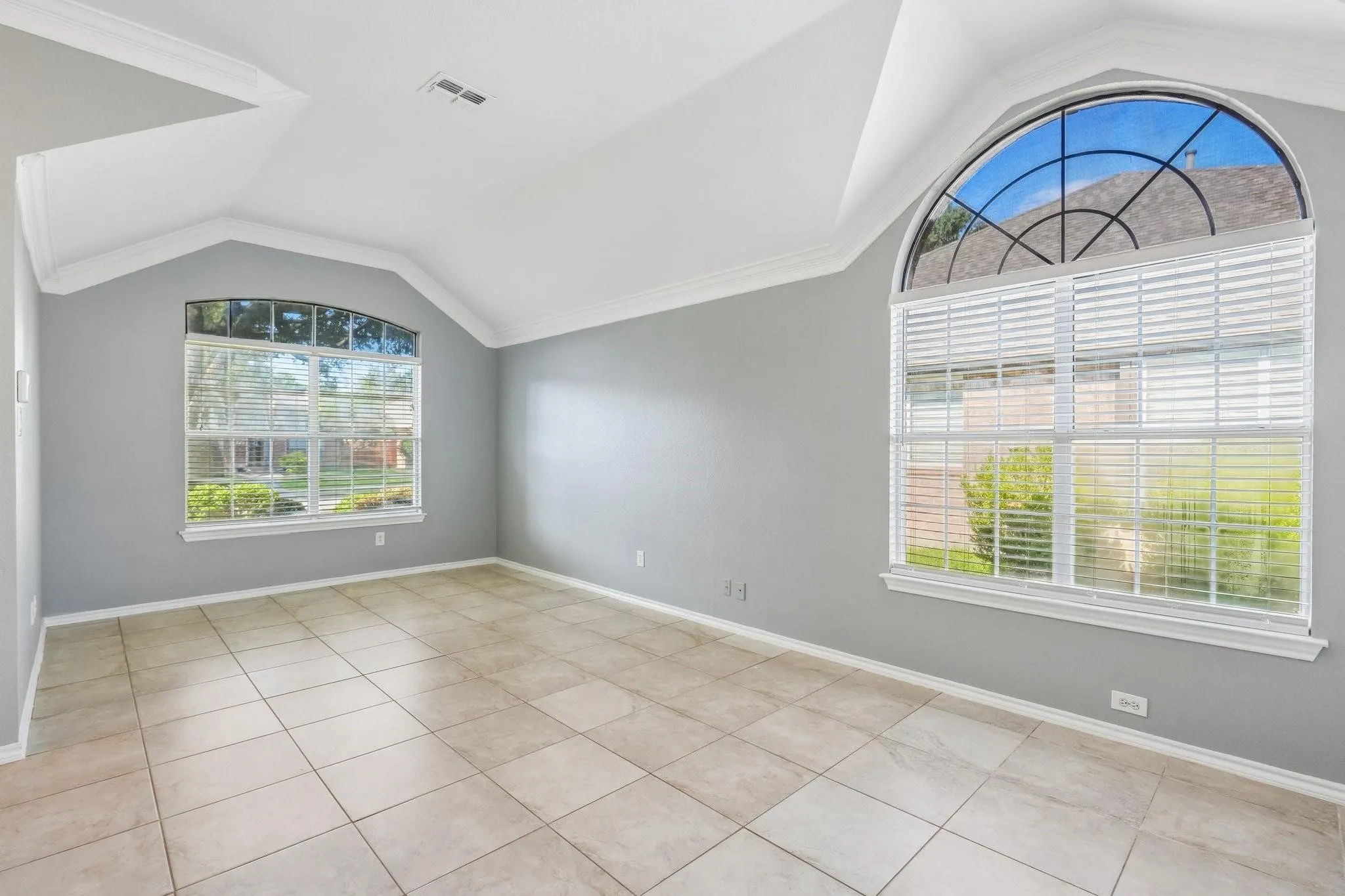 Single Family Residence For Rent in Collin County , 1208 Sonoma Drive, Allen, Texas 75013, 4 Bedroom, 2 Bathroom, 2 Garage spaces, 2,249 Sqft, built in 1996, mls#21410788, Real Estate Agent in Allen, Homes For Rent in Collin county, Homes For Rent in Allen, Realtor in Allen Texas, Real Estate Brokerage Independent Realty Texas, Luminita Cordes Realtor