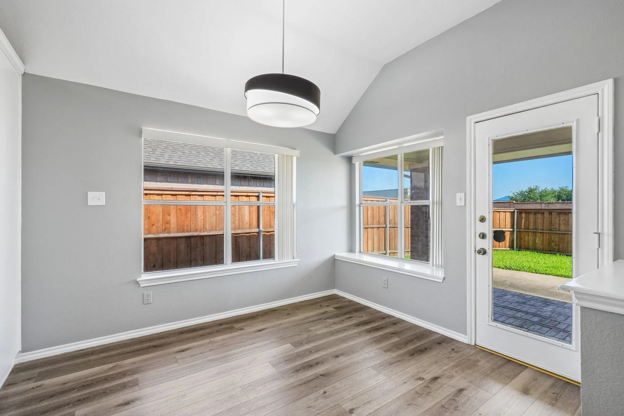 Single Family Residence For Rent in Collin County , 1208 Sonoma Drive, Allen, Texas 75013, 4 Bedroom, 2 Bathroom, 2 Garage spaces, 2,249 Sqft, built in 1996, mls#21410788, Real Estate Agent in Allen, Homes For Rent in Collin county, Homes For Rent in Allen, Realtor in Allen Texas, Real Estate Brokerage Independent Realty Texas, Luminita Cordes Realtor