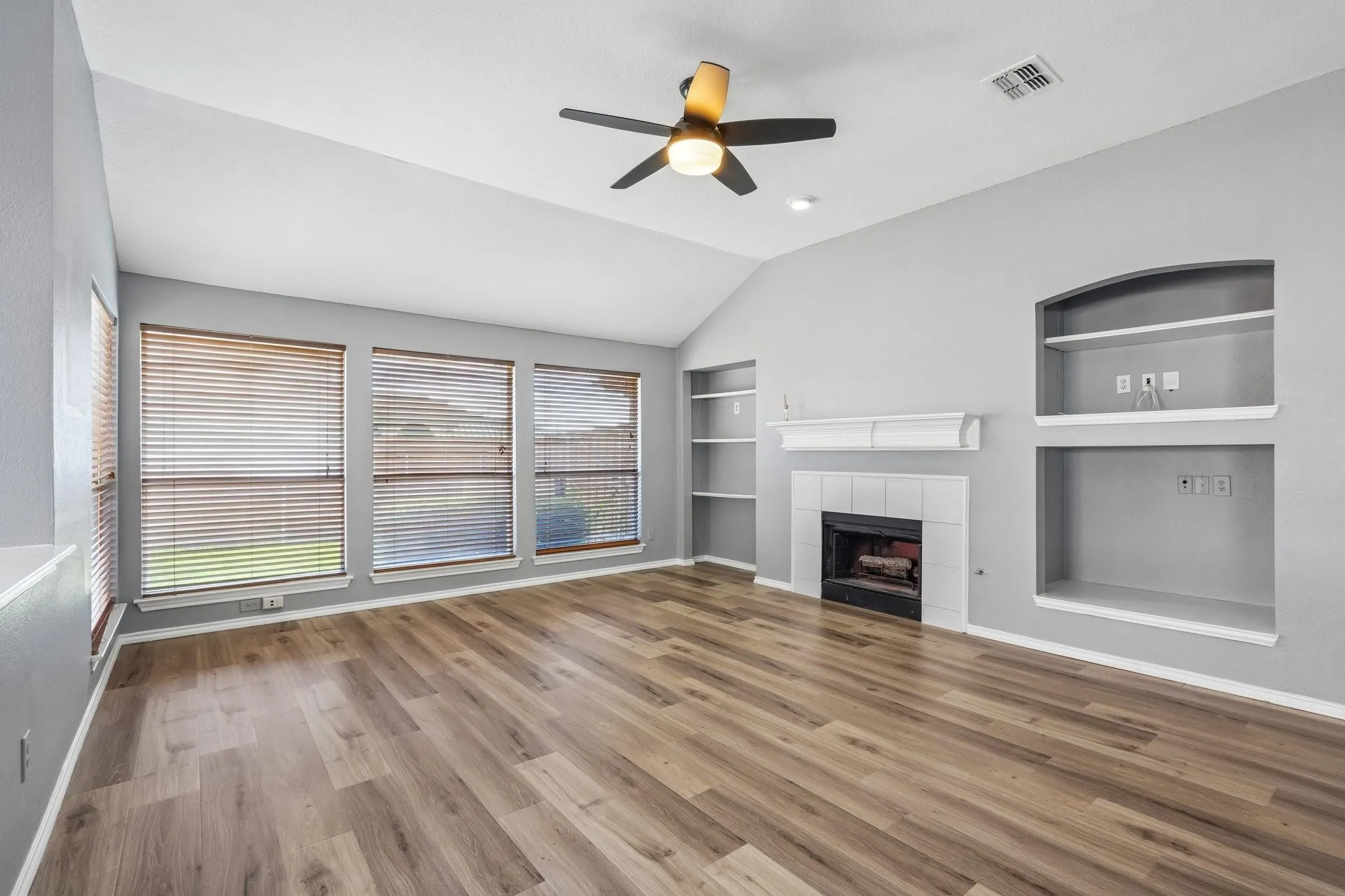 Single Family Residence For Rent in Collin County , 1208 Sonoma Drive, Allen, Texas 75013, 4 Bedroom, 2 Bathroom, 2 Garage spaces, 2,249 Sqft, built in 1996, mls#21410788, Real Estate Agent in Allen, Homes For Rent in Collin county, Homes For Rent in Allen, Realtor in Allen Texas, Real Estate Brokerage Independent Realty Texas, Luminita Cordes Realtor