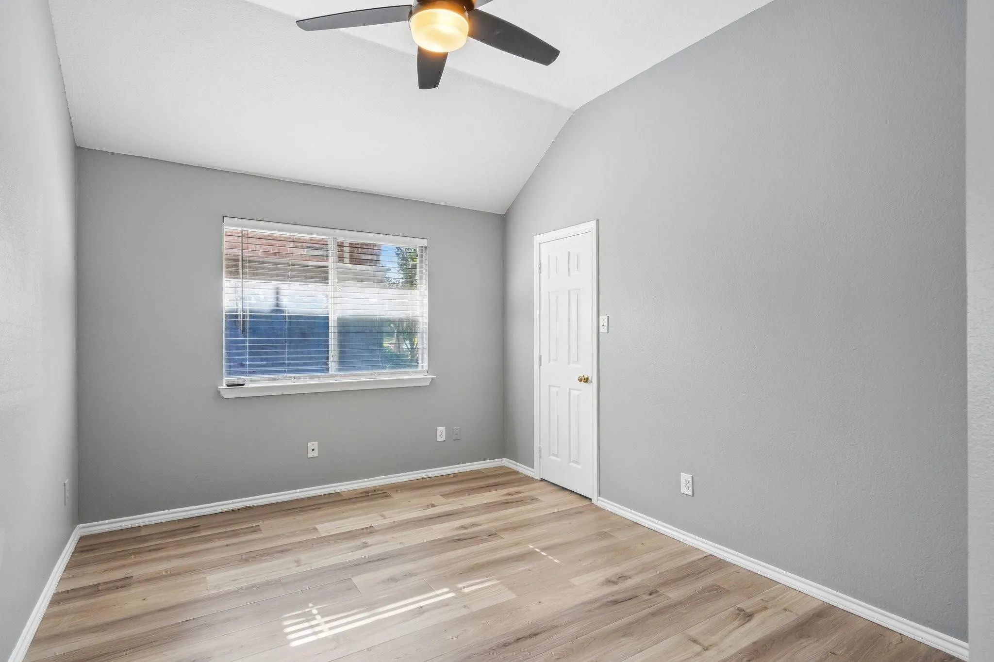 Single Family Residence For Rent in Collin County , 1208 Sonoma Drive, Allen, Texas 75013, 4 Bedroom, 2 Bathroom, 2 Garage spaces, 2,249 Sqft, built in 1996, mls#21410788, Real Estate Agent in Allen, Homes For Rent in Collin county, Homes For Rent in Allen, Realtor in Allen Texas, Real Estate Brokerage Independent Realty Texas, Luminita Cordes Realtor