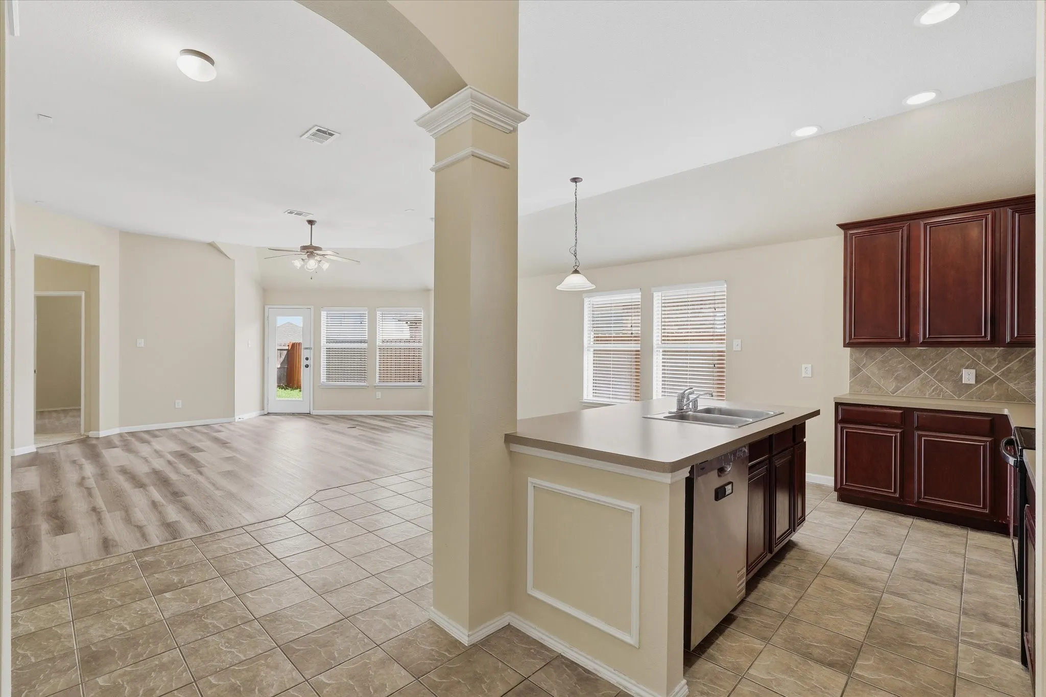 Single Family Residence For Rent in Rockwall County , 506 Hackberry Drive, Fate, Texas 75087, 3 Bedroom, 2 Bathroom, 2 Garage spaces, 2,051 Sqft, built in 2006, mls#21410792, Real Estate Agent in Fate, Homes For Rent in Rockwall county, Homes For Rent in Fate, Realtor in Fate Texas, Real Estate Brokerage Independent Realty Texas, Luminita Cordes Realtor