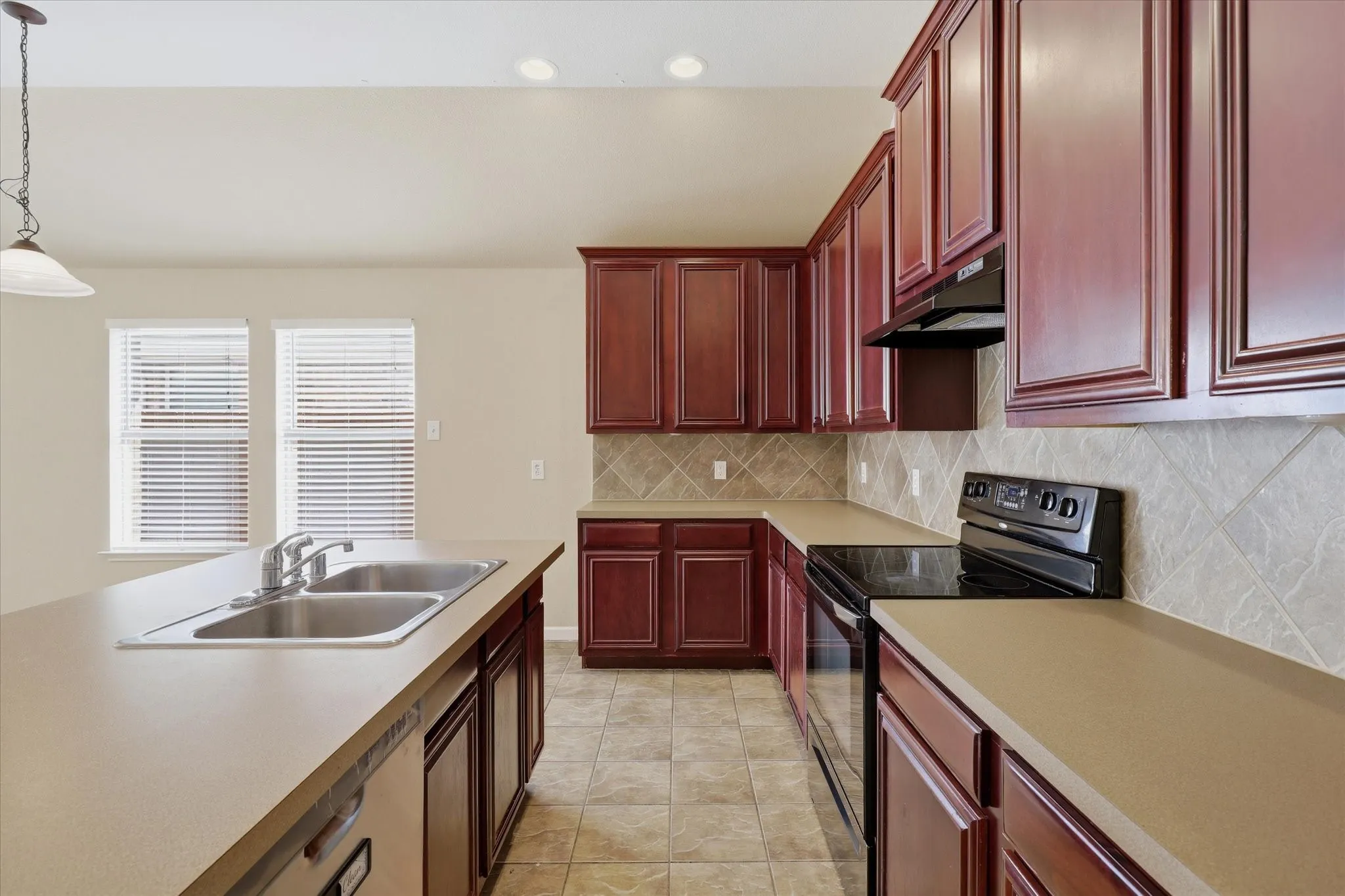 Single Family Residence For Rent in Rockwall County , 506 Hackberry Drive, Fate, Texas 75087, 3 Bedroom, 2 Bathroom, 2 Garage spaces, 2,051 Sqft, built in 2006, mls#21410792, Real Estate Agent in Fate, Homes For Rent in Rockwall county, Homes For Rent in Fate, Realtor in Fate Texas, Real Estate Brokerage Independent Realty Texas, Luminita Cordes Realtor