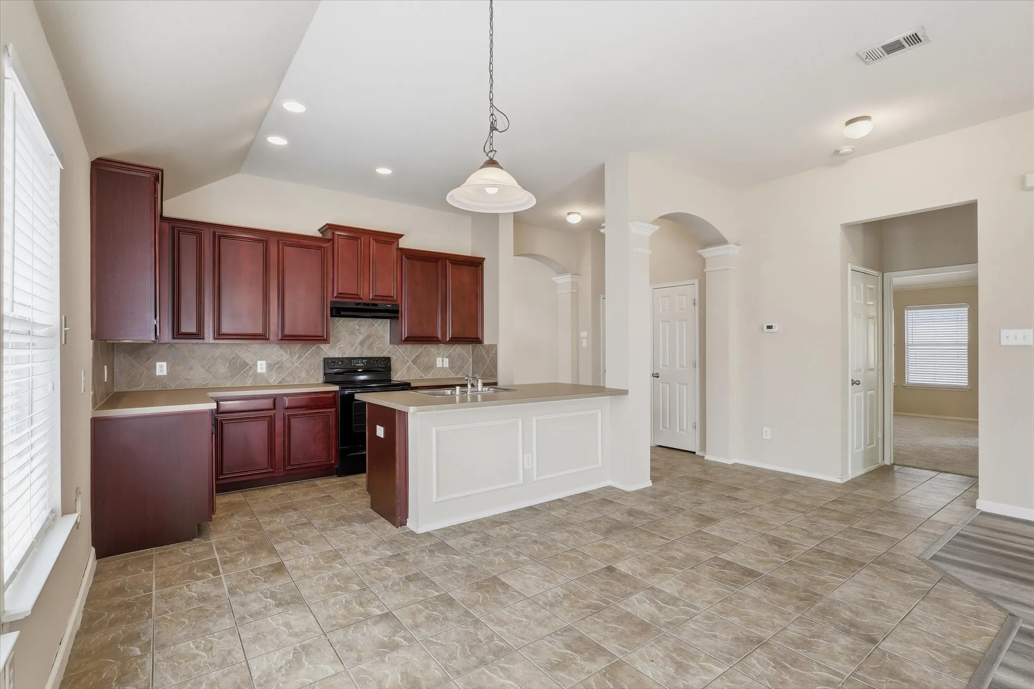 Single Family Residence For Rent in Rockwall County , 506 Hackberry Drive, Fate, Texas 75087, 3 Bedroom, 2 Bathroom, 2 Garage spaces, 2,051 Sqft, built in 2006, mls#21410792, Real Estate Agent in Fate, Homes For Rent in Rockwall county, Homes For Rent in Fate, Realtor in Fate Texas, Real Estate Brokerage Independent Realty Texas, Luminita Cordes Realtor