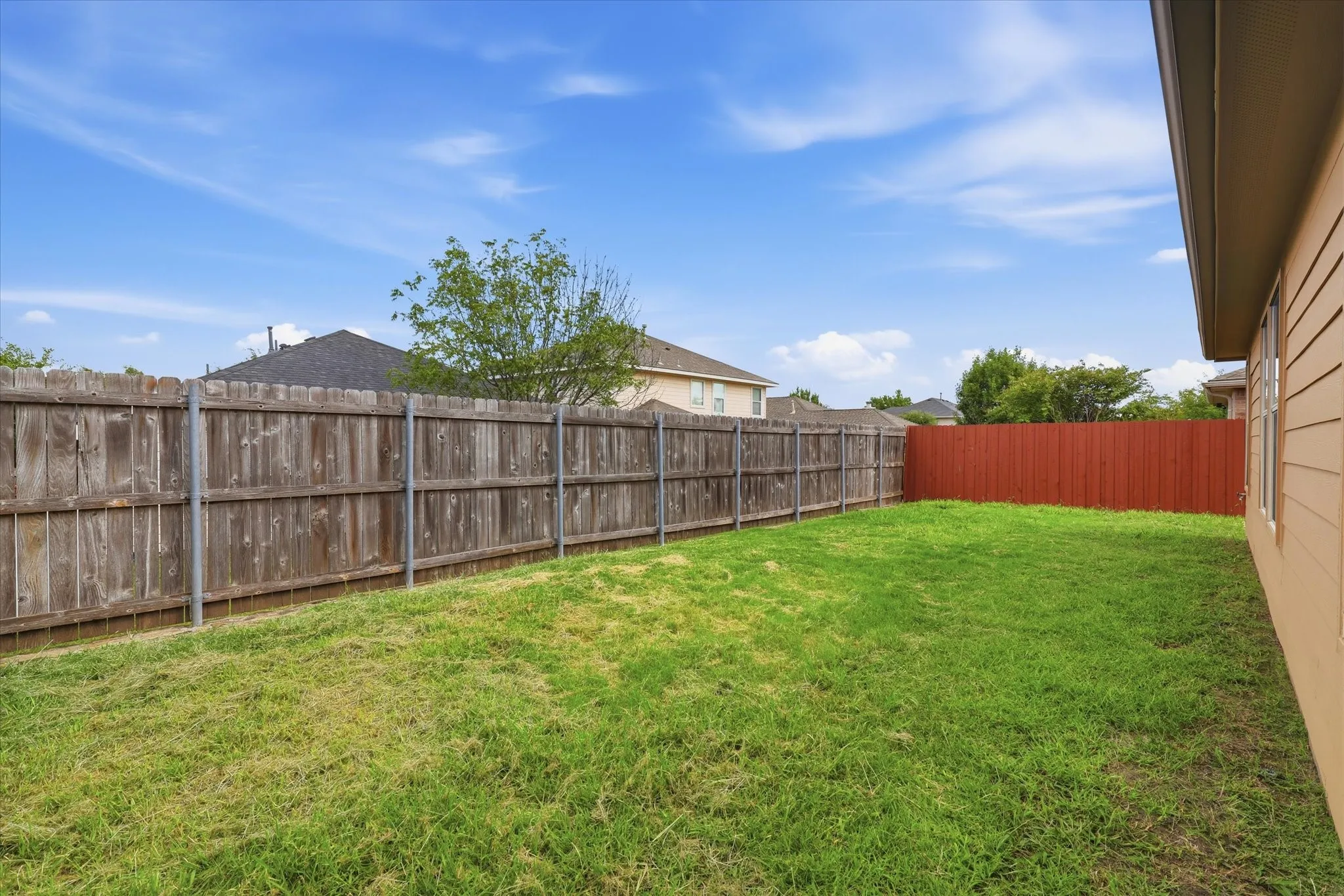Single Family Residence For Rent in Rockwall County , 506 Hackberry Drive, Fate, Texas 75087, 3 Bedroom, 2 Bathroom, 2 Garage spaces, 2,051 Sqft, built in 2006, mls#21410792, Real Estate Agent in Fate, Homes For Rent in Rockwall county, Homes For Rent in Fate, Realtor in Fate Texas, Real Estate Brokerage Independent Realty Texas, Luminita Cordes Realtor