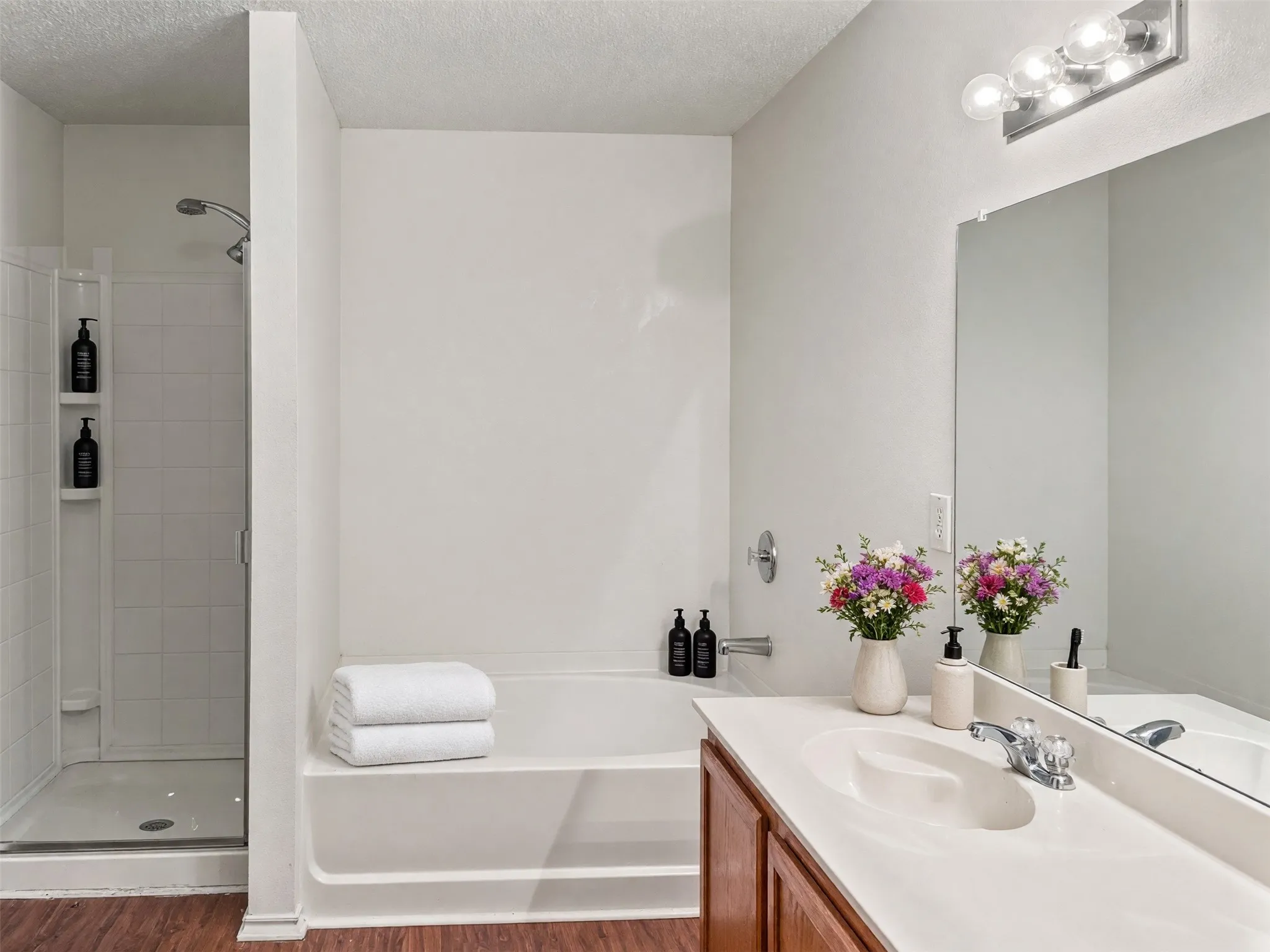 Single Family Residence For Sale in Tarrant County , 8431 Redheart Street, Arlington, Texas 76002, 4 Bedroom, 3 Bathroom, 2 Garage spaces, 3,470 Sqft, built in 2004, mls#21399161, Real Estate Agent in Arlington, Homes For Sale in Tarrant county, Homes For Sale in Arlington, Realtor in Arlington Texas, Real Estate Brokerage Independent Realty Texas, Luminita Cordes Realtor