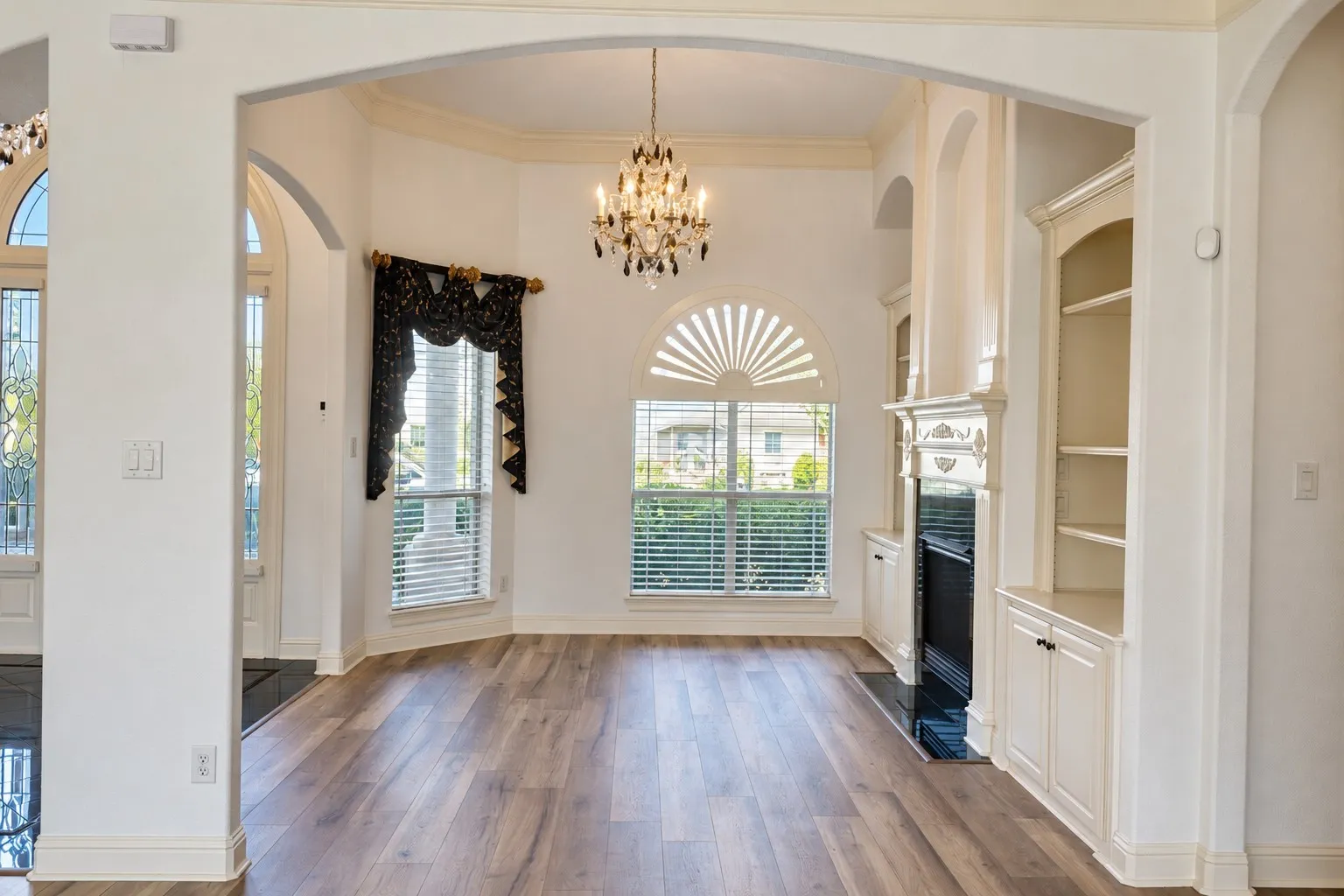 Single Family Residence For Rent in Dallas County , 1428 Windmill Hill Lane, Cedar Hill, Texas 75104, 4 Bedroom, 3 Bathroom, 2 Garage spaces, 3,153 Sqft, built in 2005, mls#21410798, Real Estate Agent in Cedar Hill, Homes For Rent in Dallas county, Homes For Rent in Cedar Hill, Realtor in Cedar Hill Texas, Real Estate Brokerage Independent Realty Texas, Luminita Cordes Realtor