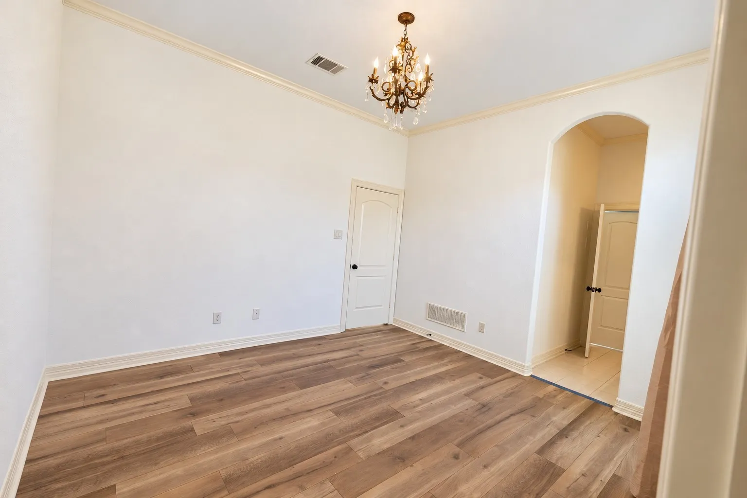 Single Family Residence For Rent in Dallas County , 1428 Windmill Hill Lane, Cedar Hill, Texas 75104, 4 Bedroom, 3 Bathroom, 2 Garage spaces, 3,153 Sqft, built in 2005, mls#21410798, Real Estate Agent in Cedar Hill, Homes For Rent in Dallas county, Homes For Rent in Cedar Hill, Realtor in Cedar Hill Texas, Real Estate Brokerage Independent Realty Texas, Luminita Cordes Realtor