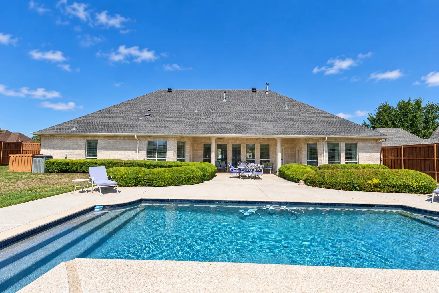 Single Family Residence For Rent in Dallas County , 1428 Windmill Hill Lane, Cedar Hill, Texas 75104, 4 Bedroom, 3 Bathroom, 2 Garage spaces, 3,153 Sqft, built in 2005, mls#21410798, Real Estate Agent in Cedar Hill, Homes For Rent in Dallas county, Homes For Rent in Cedar Hill, Realtor in Cedar Hill Texas, Real Estate Brokerage Independent Realty Texas, Luminita Cordes Realtor