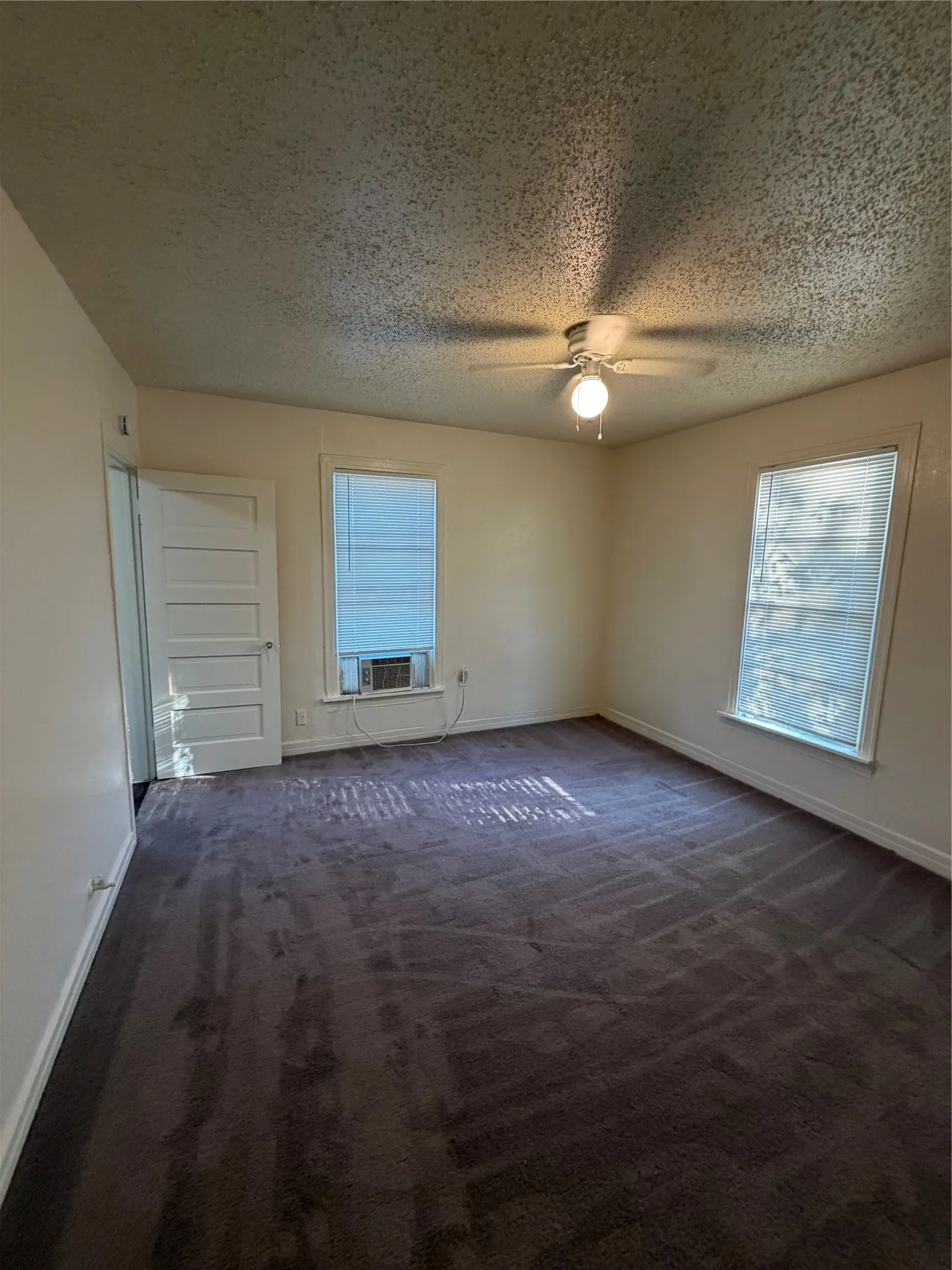 Duplex For Rent in Dallas County , 1107 Clinton Street, Garland, Texas 75040, 1 Bedroom, 1 Bathroom, Garage spaces, 715 Sqft, built in 1950, mls#21410805, Real Estate Agent in Garland, Homes For Rent in Dallas county, Homes For Rent in Garland, Realtor in Garland Texas, Real Estate Brokerage Independent Realty Texas, Luminita Cordes Realtor