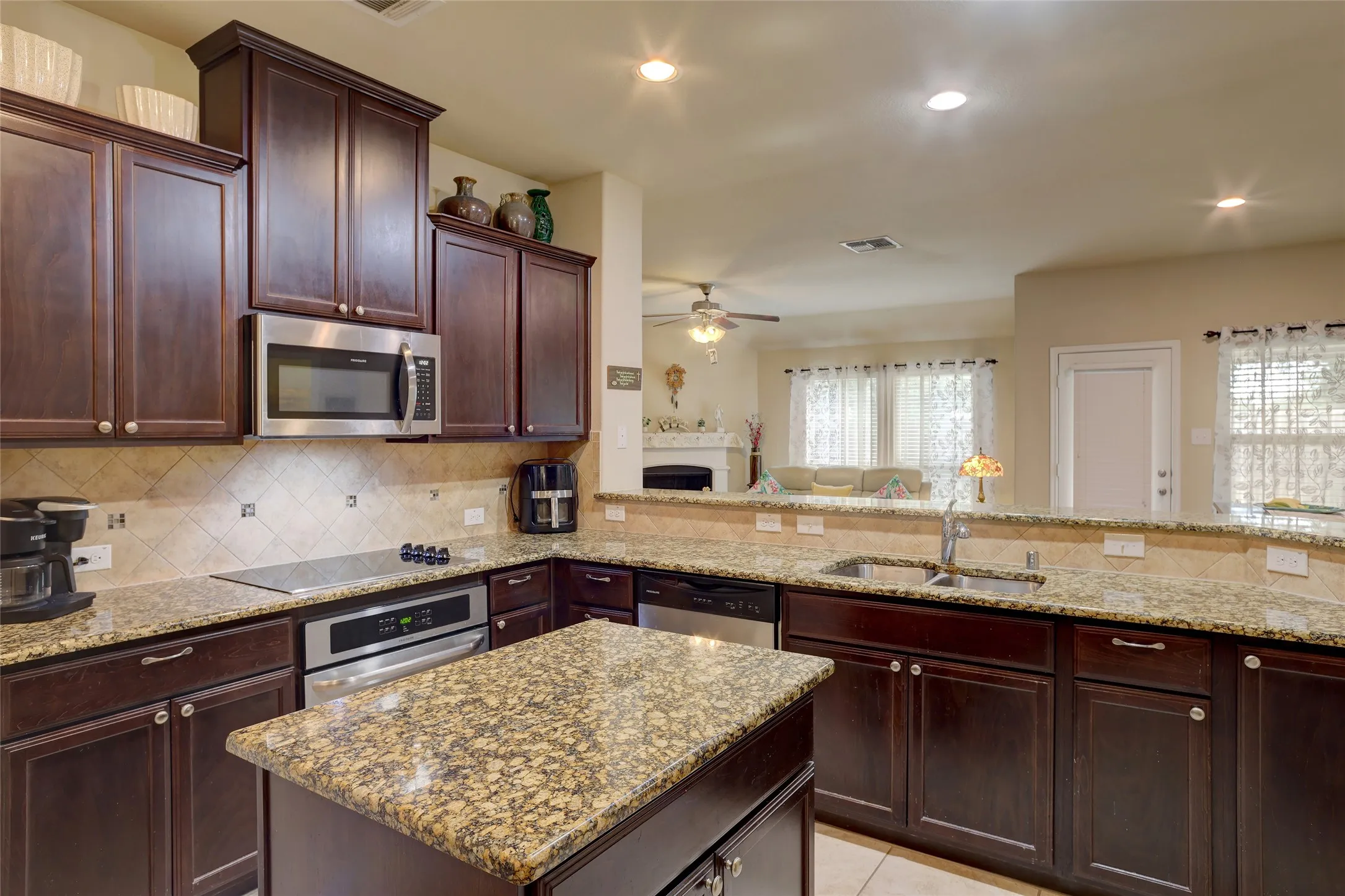 Single Family Residence For Sale in Collin County , 520 Rustic Oak Lane, Mc Kinney, Texas 75072, 4 Bedroom, 3 Bathroom, 2 Garage spaces, 2,046 Sqft, built in 2016, mls#21405113, Real Estate Agent in Mc Kinney, Homes For Sale in Collin county, Homes For Sale in Mc Kinney, Realtor in Mc Kinney Texas, Real Estate Brokerage Independent Realty Texas, Luminita Cordes Realtor