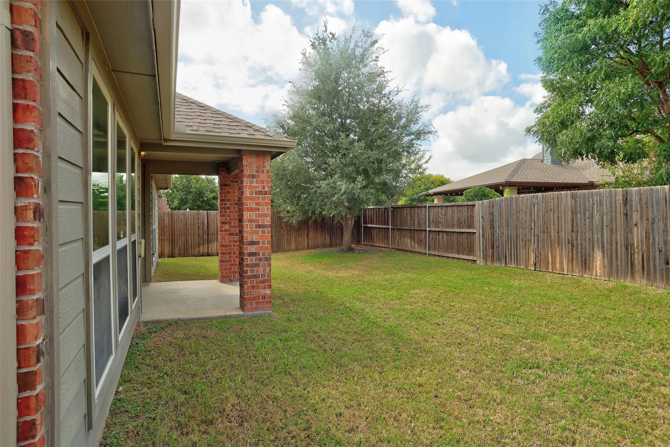 Single Family Residence For Sale in Collin County , 520 Rustic Oak Lane, Mc Kinney, Texas 75072, 4 Bedroom, 3 Bathroom, 2 Garage spaces, 2,046 Sqft, built in 2016, mls#21405113, Real Estate Agent in Mc Kinney, Homes For Sale in Collin county, Homes For Sale in Mc Kinney, Realtor in Mc Kinney Texas, Real Estate Brokerage Independent Realty Texas, Luminita Cordes Realtor