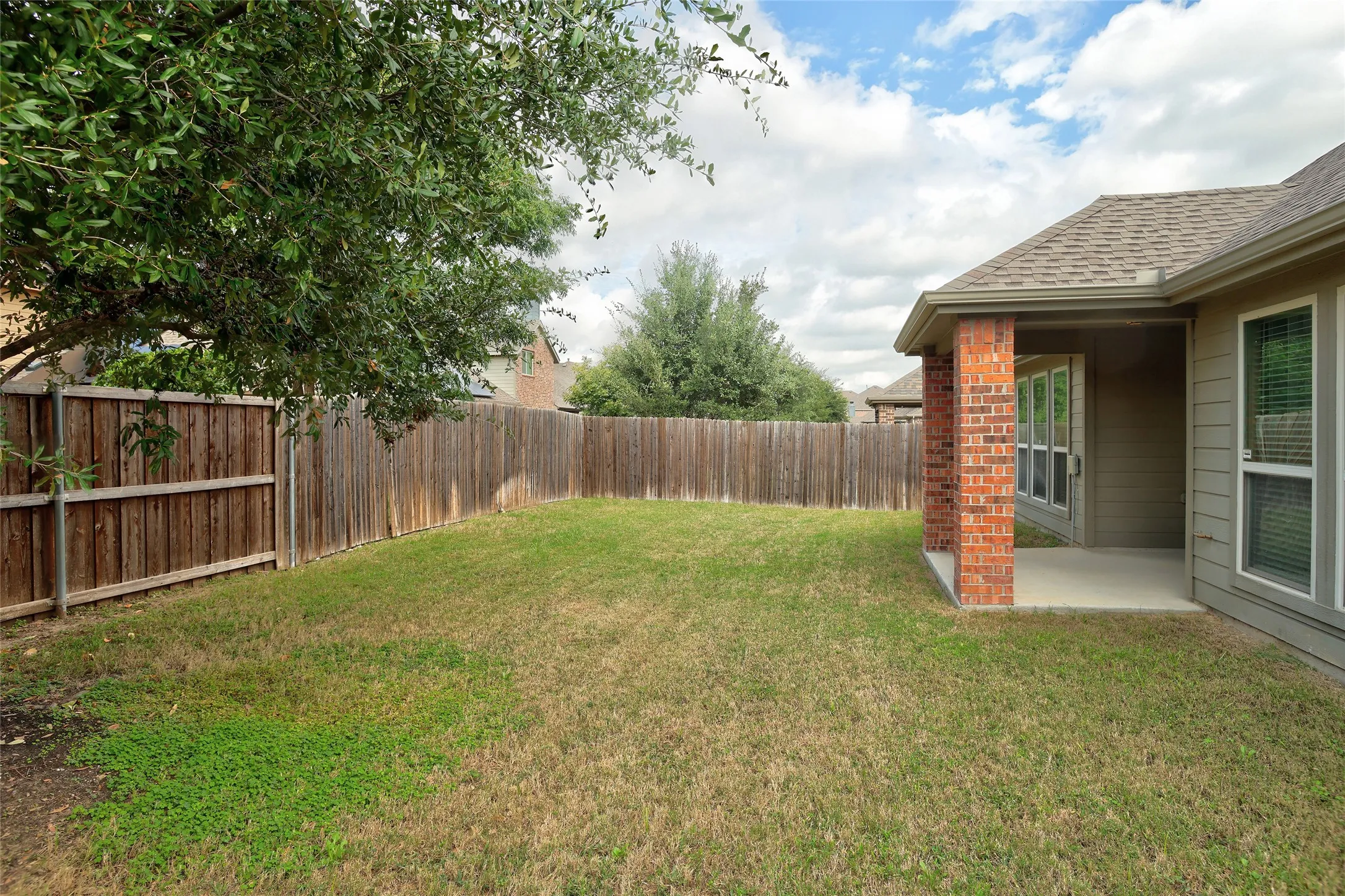 Single Family Residence For Sale in Collin County , 520 Rustic Oak Lane, Mc Kinney, Texas 75072, 4 Bedroom, 3 Bathroom, 2 Garage spaces, 2,046 Sqft, built in 2016, mls#21405113, Real Estate Agent in Mc Kinney, Homes For Sale in Collin county, Homes For Sale in Mc Kinney, Realtor in Mc Kinney Texas, Real Estate Brokerage Independent Realty Texas, Luminita Cordes Realtor