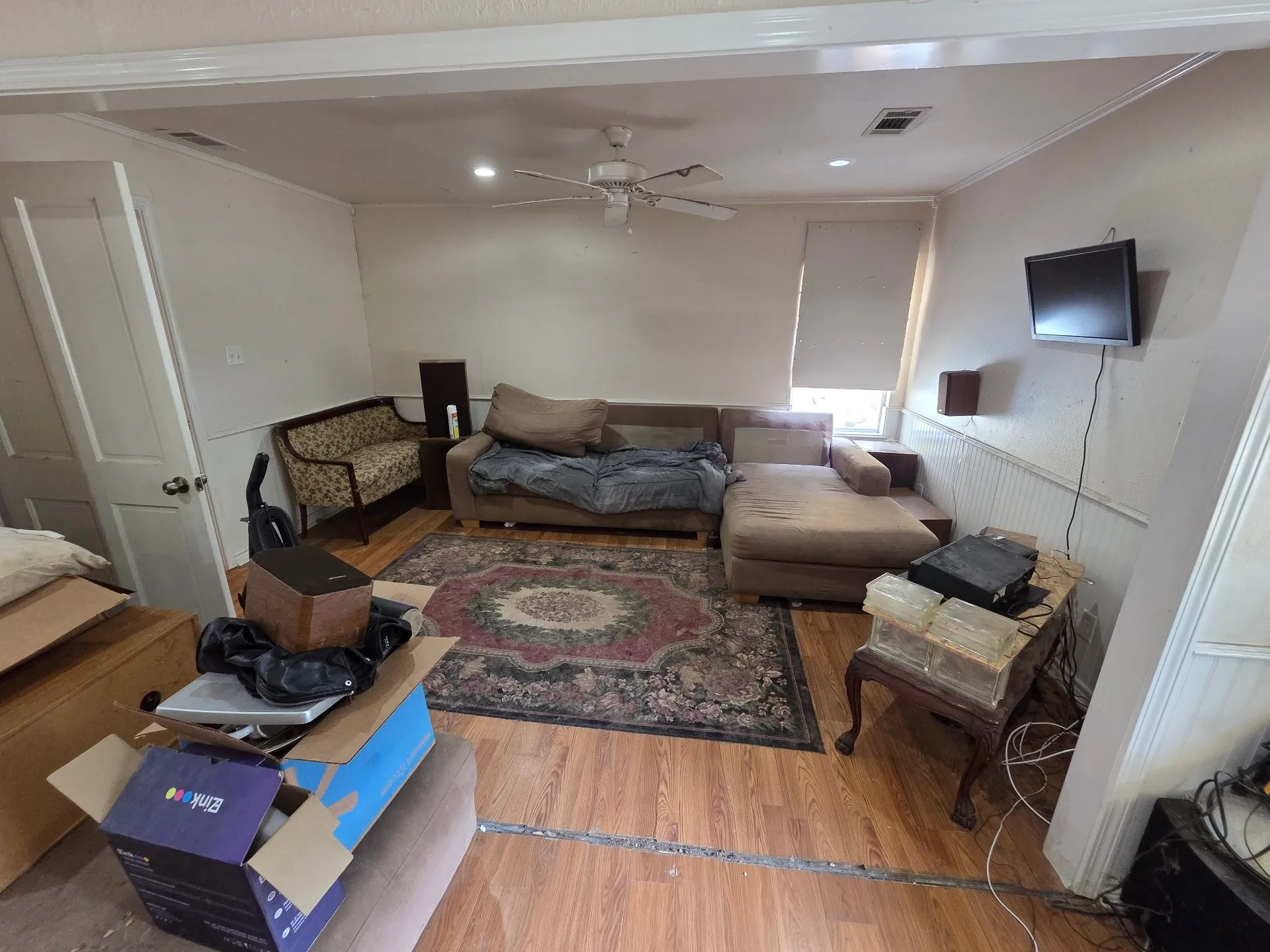 Single Family Residence For Sale in Henderson County , 8207 Double Bridge Road, Mabank, Texas 75156, 9 Bedroom, 5 Bathroom, Garage spaces, 3,964 Sqft, built in 1982, mls#21410821, Real Estate Agent in Mabank, Homes For Sale in Henderson county, Homes For Sale in Mabank, Realtor in Mabank Texas, Real Estate Brokerage Independent Realty Texas, Luminita Cordes Realtor