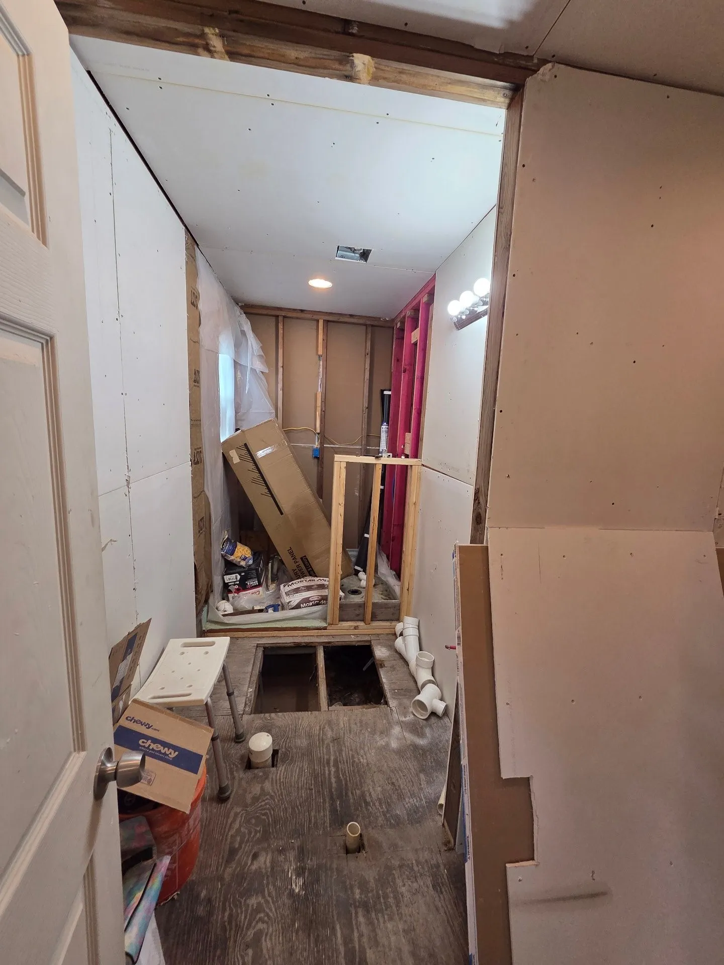 Single Family Residence For Sale in Henderson County , 8207 Double Bridge Road, Mabank, Texas 75156, 9 Bedroom, 5 Bathroom, Garage spaces, 3,964 Sqft, built in 1982, mls#21410821, Real Estate Agent in Mabank, Homes For Sale in Henderson county, Homes For Sale in Mabank, Realtor in Mabank Texas, Real Estate Brokerage Independent Realty Texas, Luminita Cordes Realtor