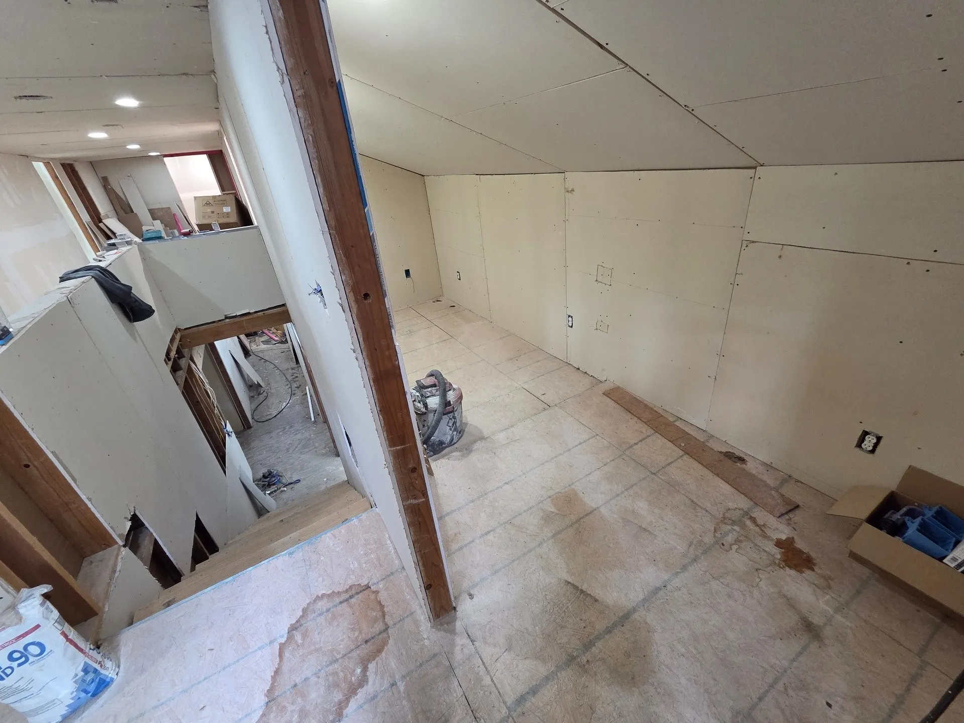 Single Family Residence For Sale in Henderson County , 8207 Double Bridge Road, Mabank, Texas 75156, 9 Bedroom, 5 Bathroom, Garage spaces, 3,964 Sqft, built in 1982, mls#21410821, Real Estate Agent in Mabank, Homes For Sale in Henderson county, Homes For Sale in Mabank, Realtor in Mabank Texas, Real Estate Brokerage Independent Realty Texas, Luminita Cordes Realtor