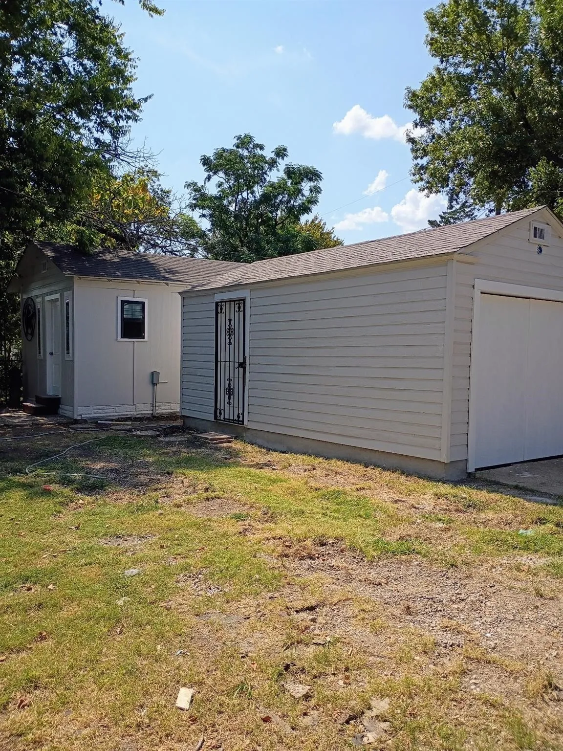 Single Family Residence For Sale in Dallas County , 2671 Moffatt Avenue, Dallas, Texas 75216, 2 Bedroom, 1 Bathroom, 1 Garage spaces, 720 Sqft, built in 1949, mls#21410825, Real Estate Agent in Dallas, Homes For Sale in Dallas county, Homes For Sale in Dallas, Realtor in Dallas Texas, Real Estate Brokerage Independent Realty Texas, Luminita Cordes Realtor