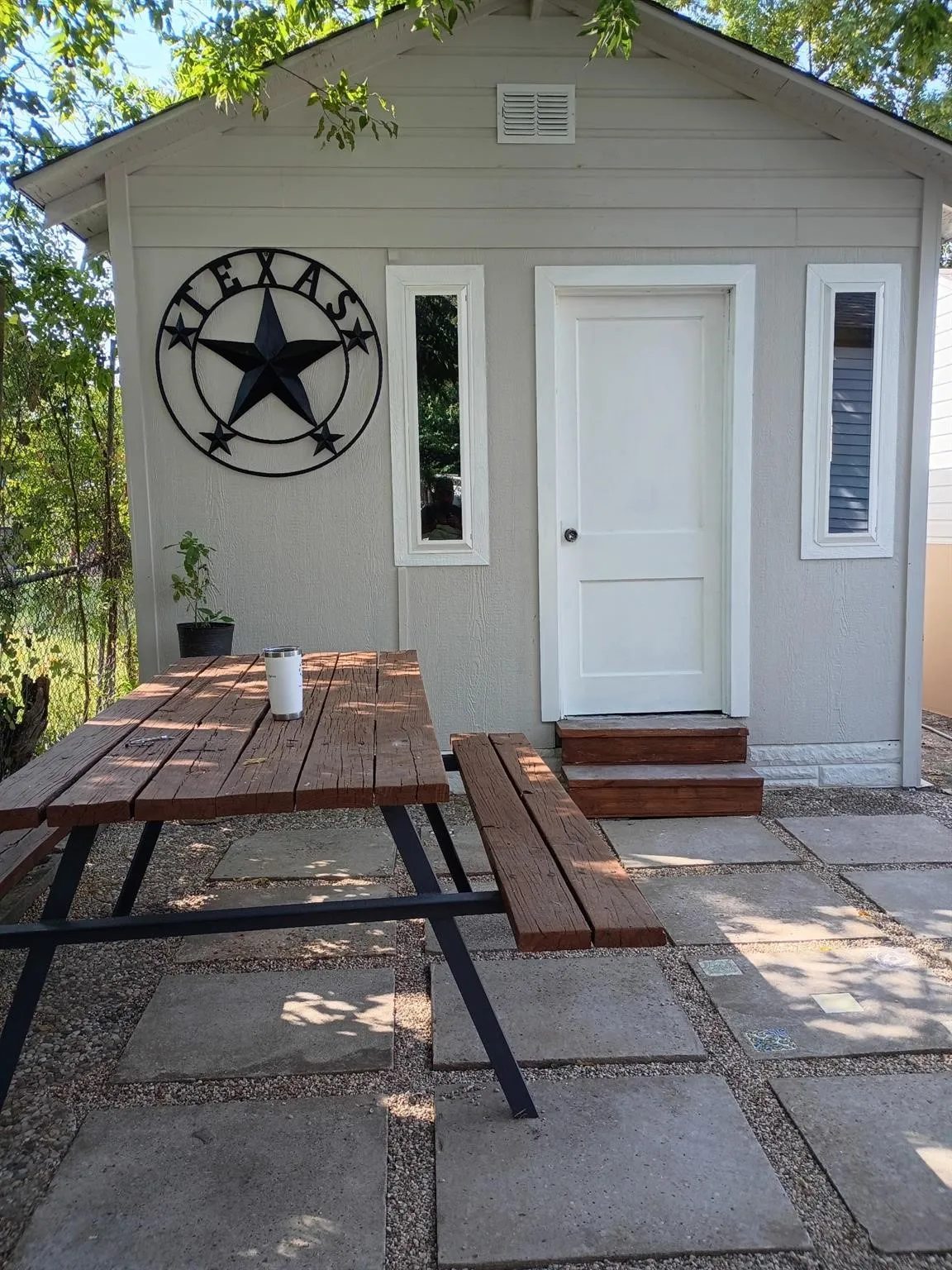 Single Family Residence For Sale in Dallas County , 2671 Moffatt Avenue, Dallas, Texas 75216, 2 Bedroom, 1 Bathroom, 1 Garage spaces, 720 Sqft, built in 1949, mls#21410825, Real Estate Agent in Dallas, Homes For Sale in Dallas county, Homes For Sale in Dallas, Realtor in Dallas Texas, Real Estate Brokerage Independent Realty Texas, Luminita Cordes Realtor